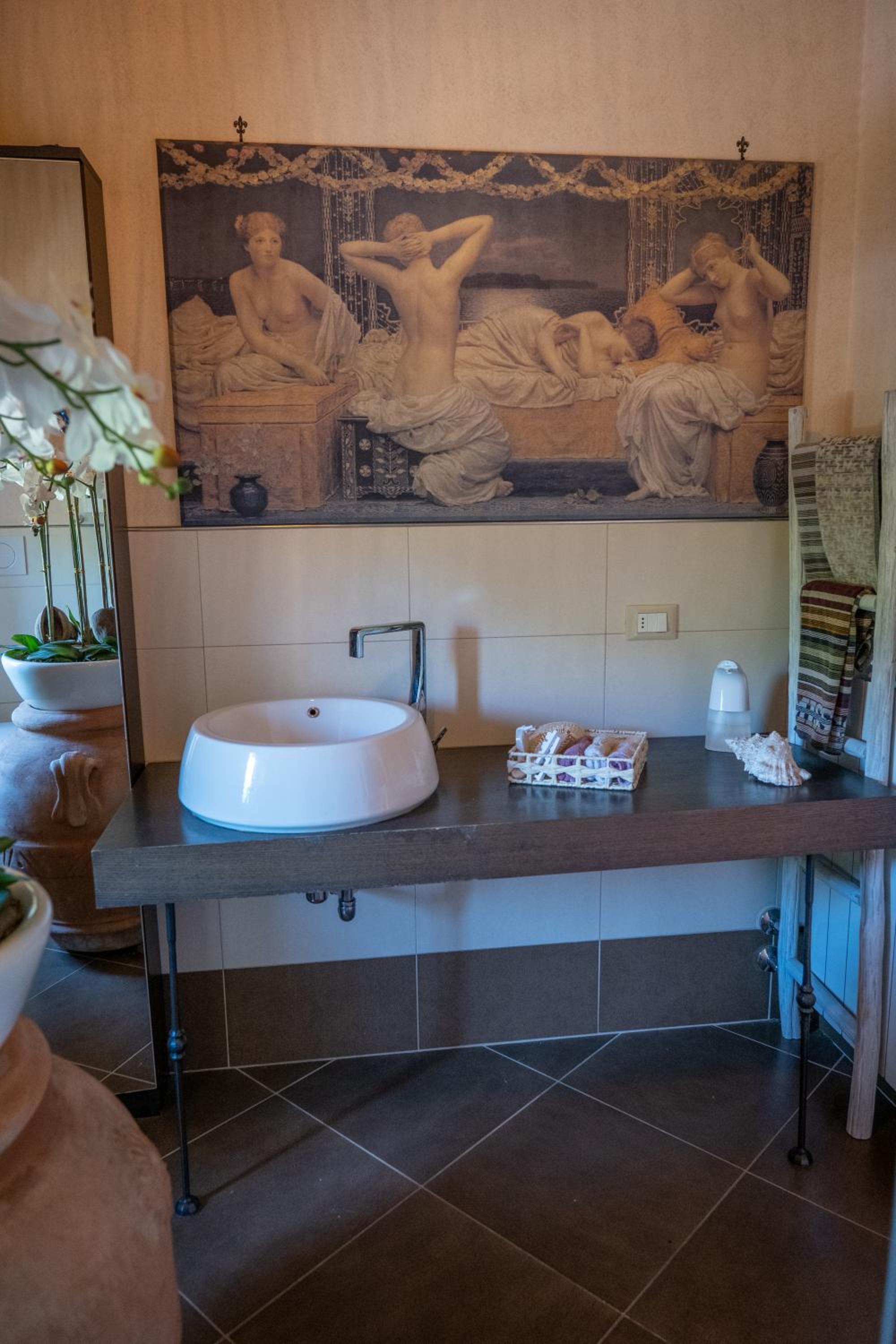 Cathedral-luxury-stay sauna & massage
