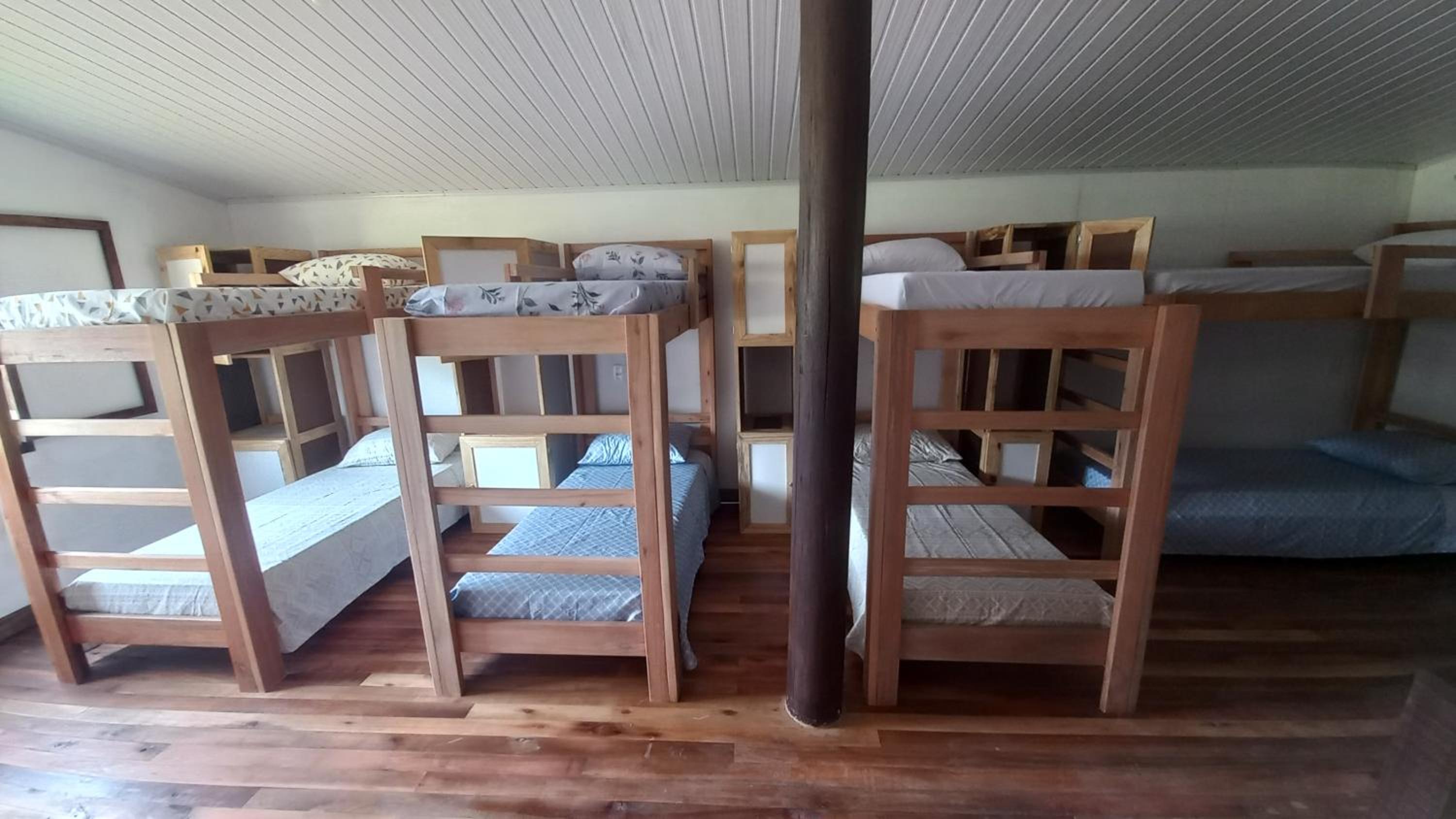 Hostel e Camping Vale Mirante da Rocha