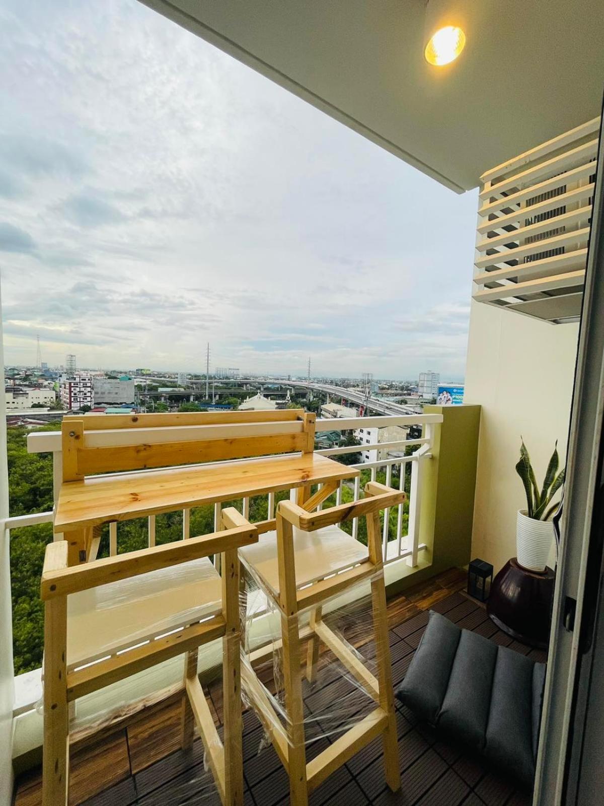 1bedroom apt at The Celandine near Ayala Mall Cloverleaf - view 2