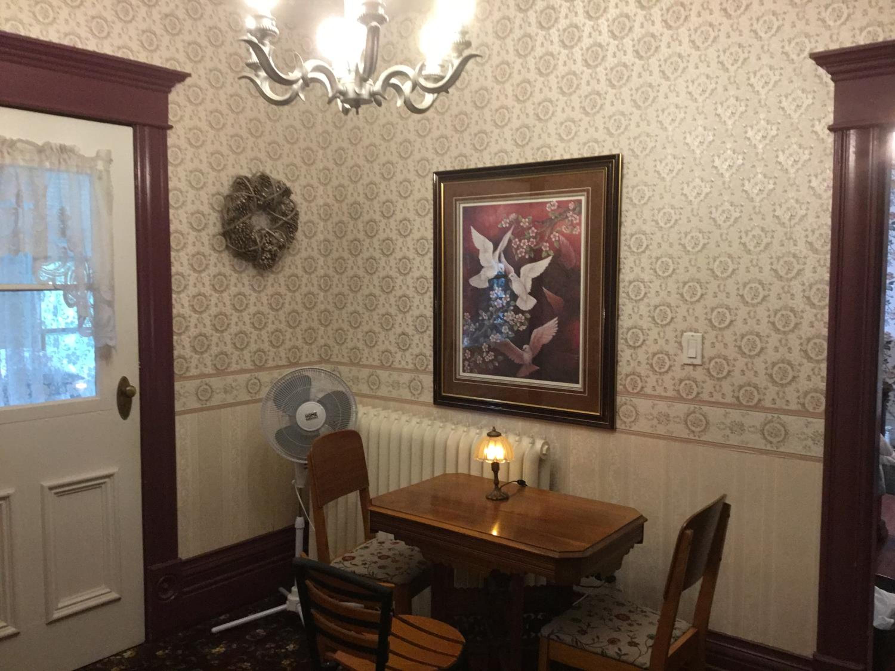 Marmora and Lake Inn and Victorian Diner