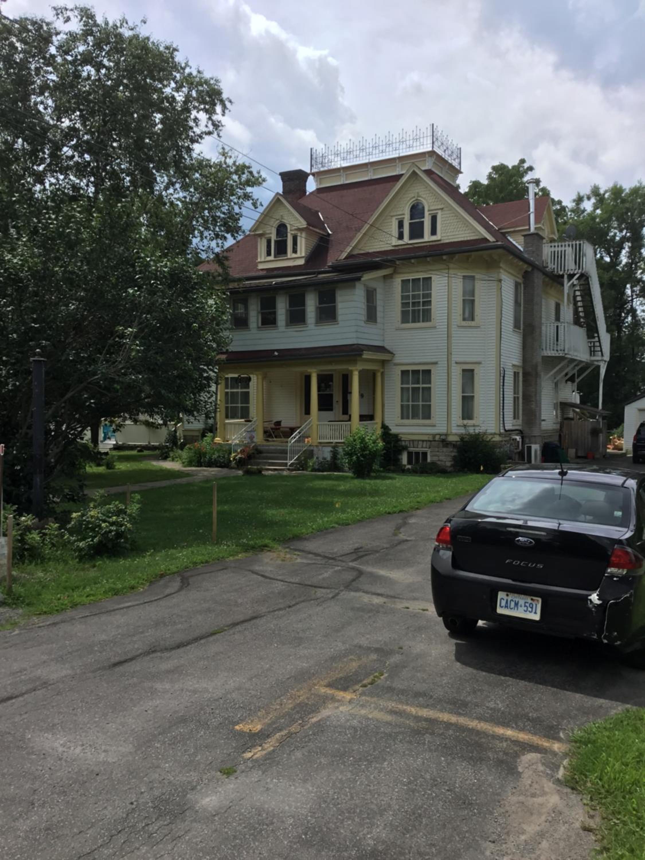 Marmora and Lake Inn and Victorian Diner