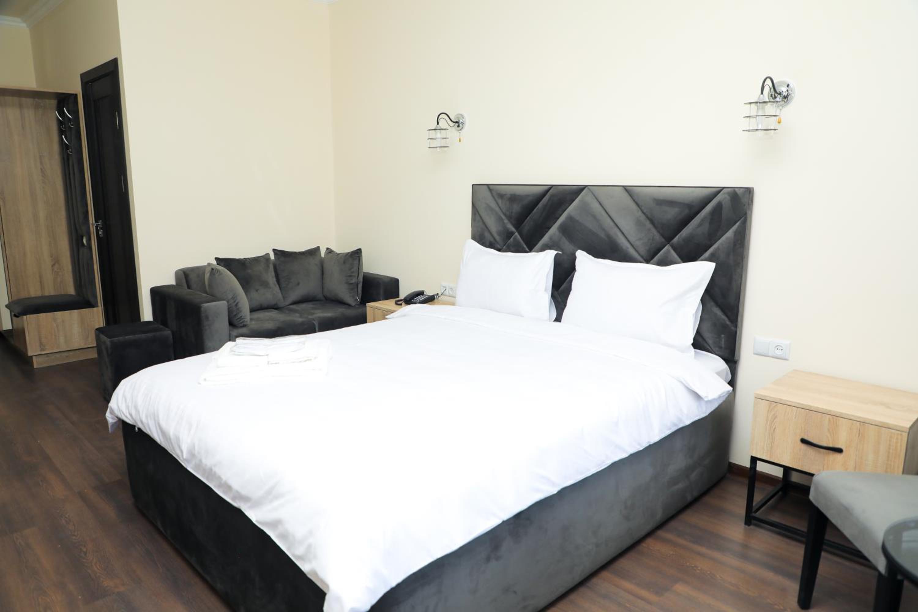 Aragast Hotel & Brewery