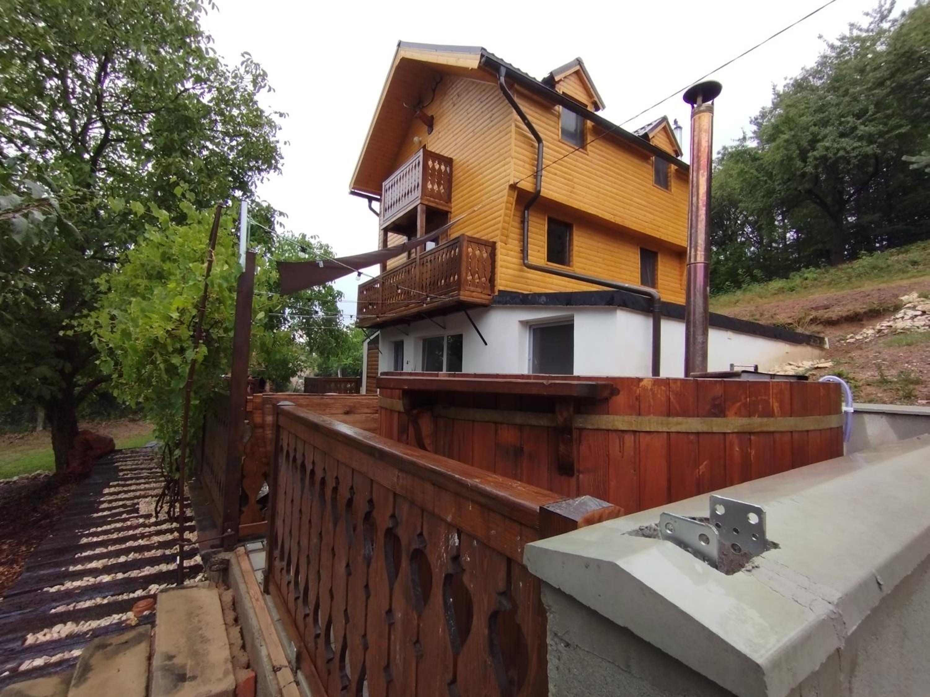 Tiny Estate Covasna - Bicfalau - Rotwild Family view 5