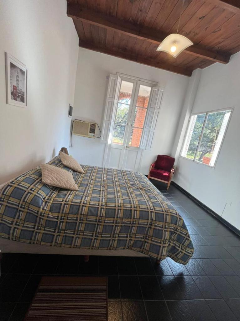 Casa Frente Parque Guillermina