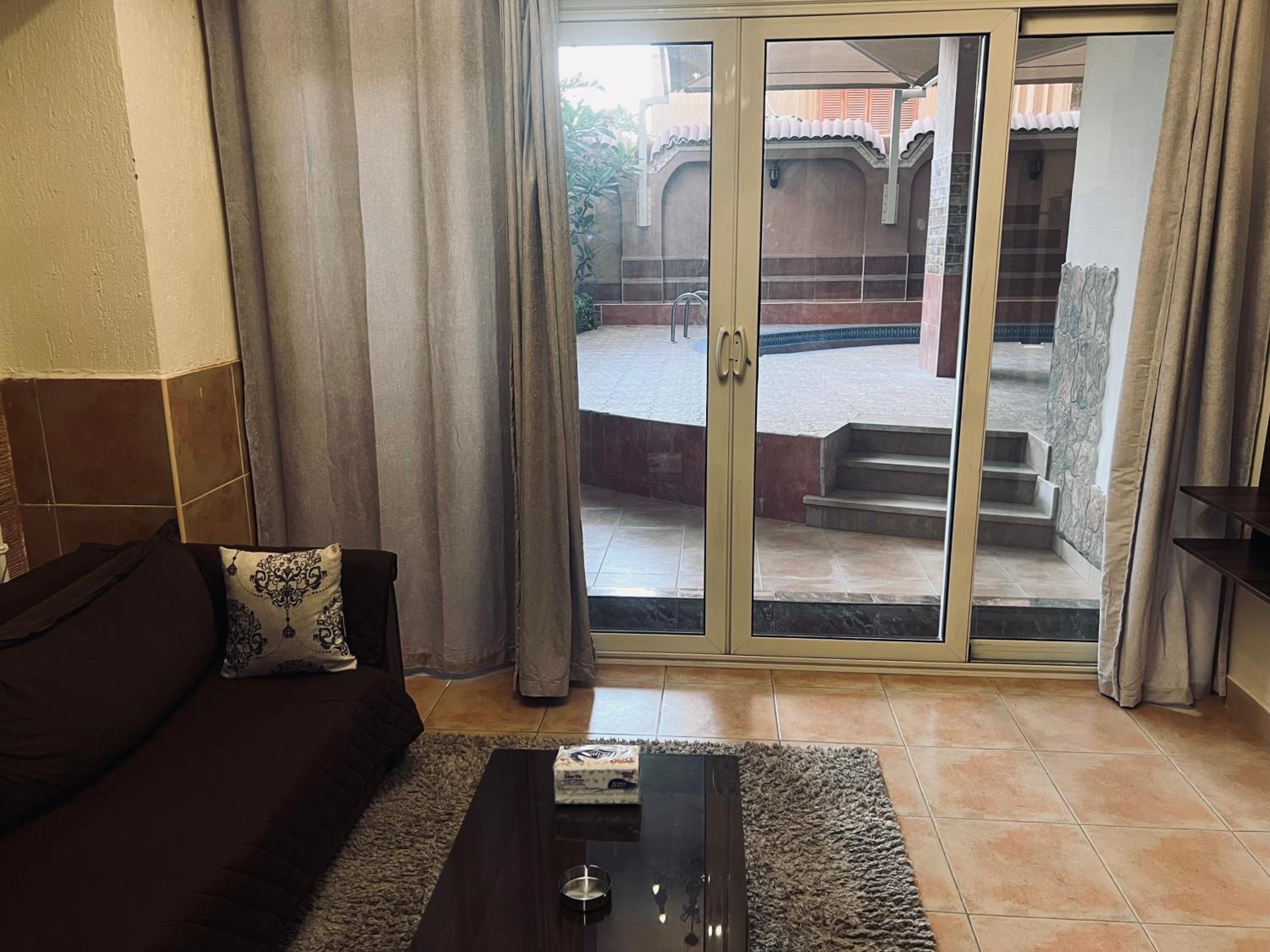 Magic Studio Pool View, New Cairo