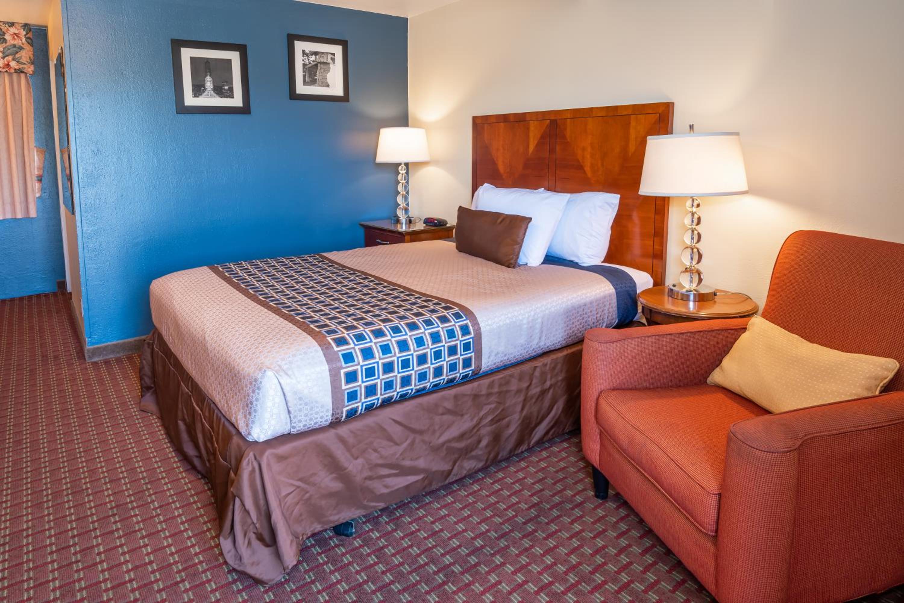 Riviera Inn
