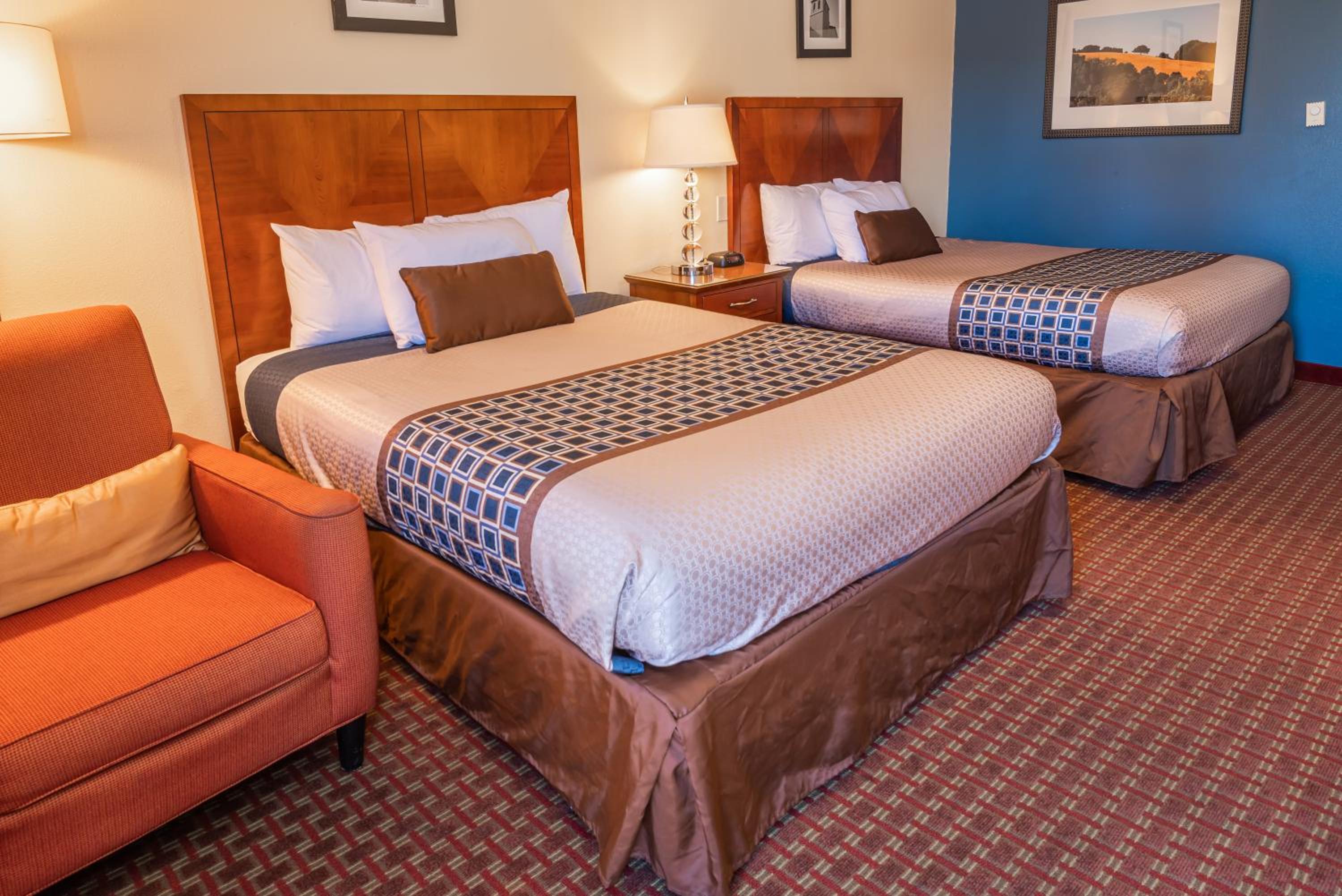 Riviera Inn