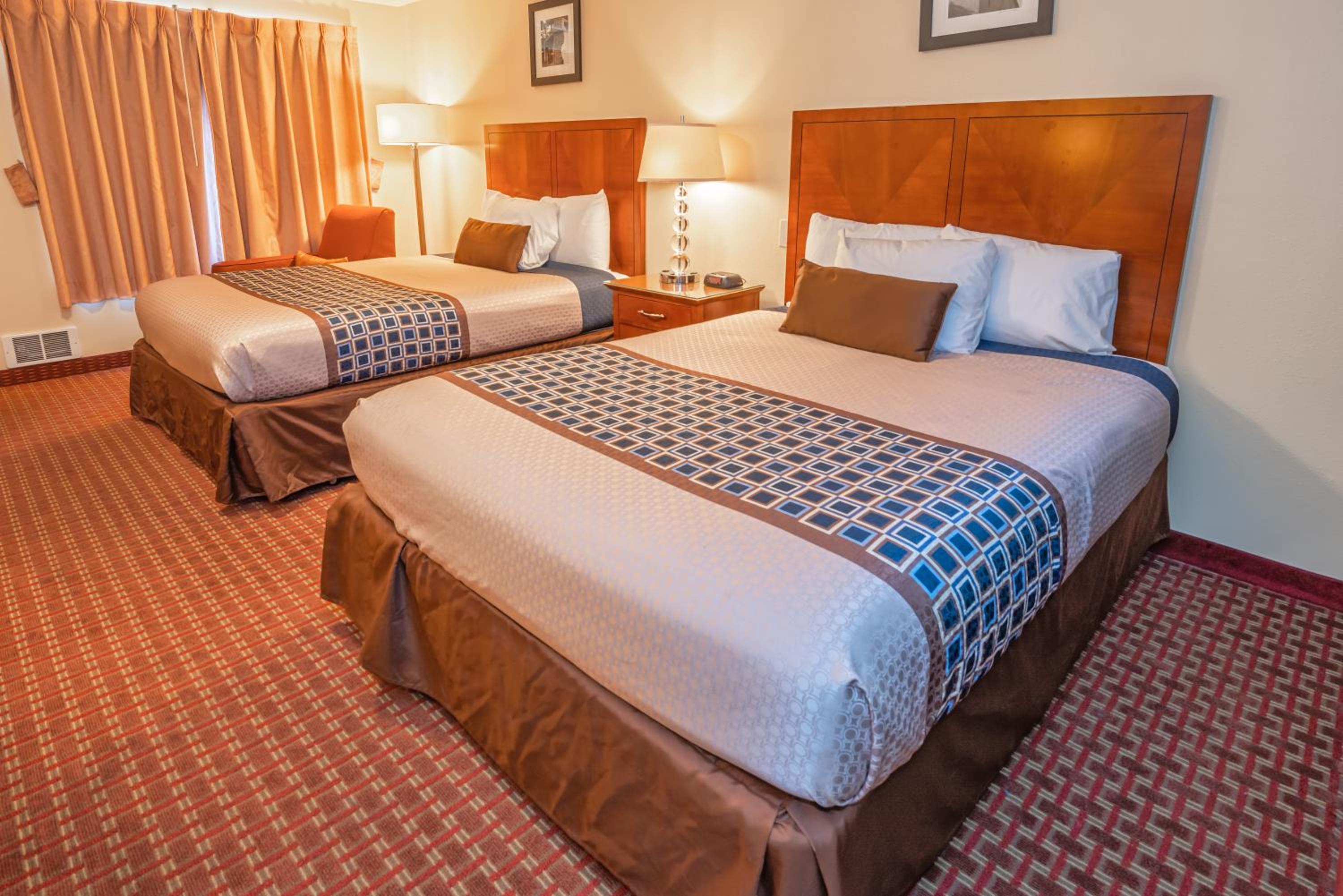 Riviera Inn