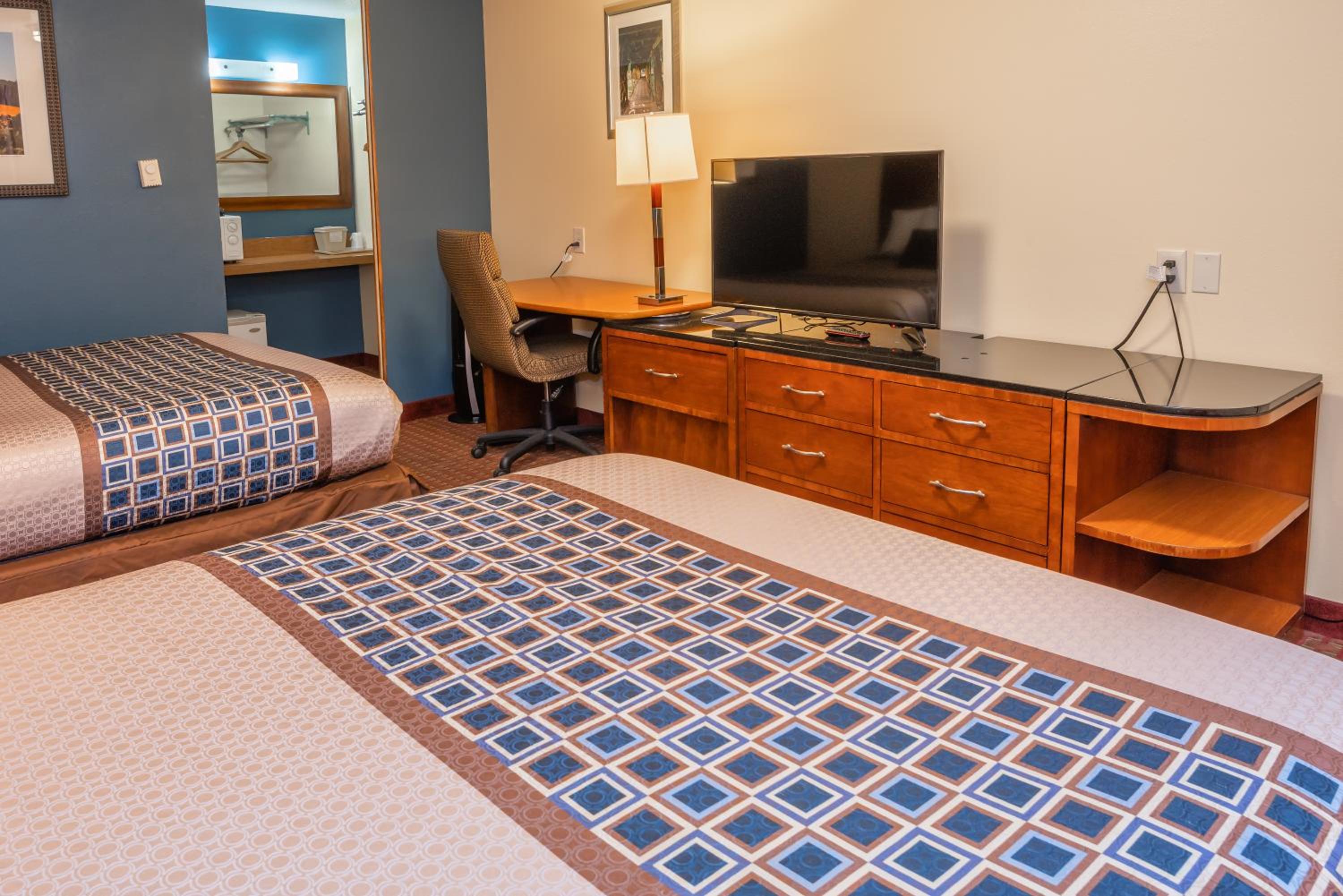 Riviera Inn