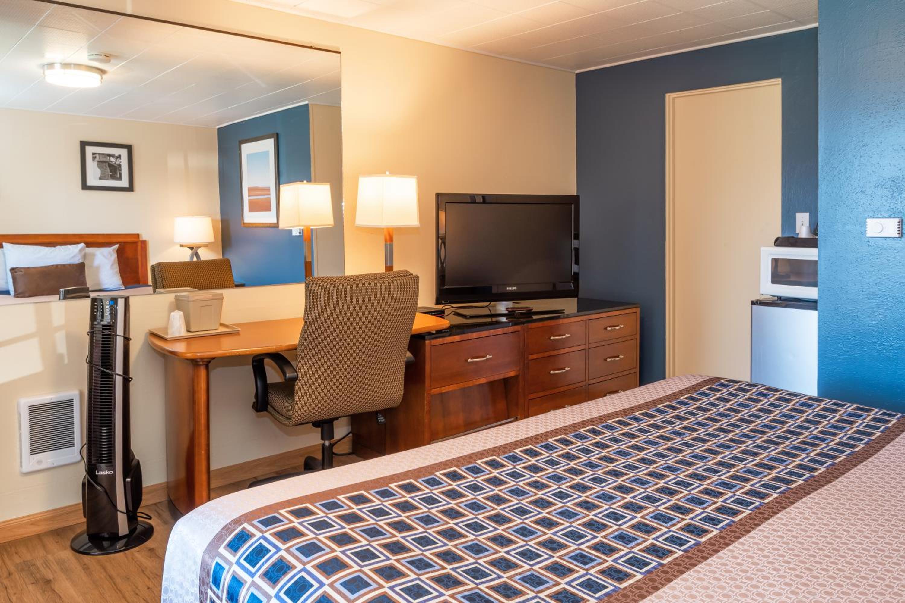 Riviera Inn