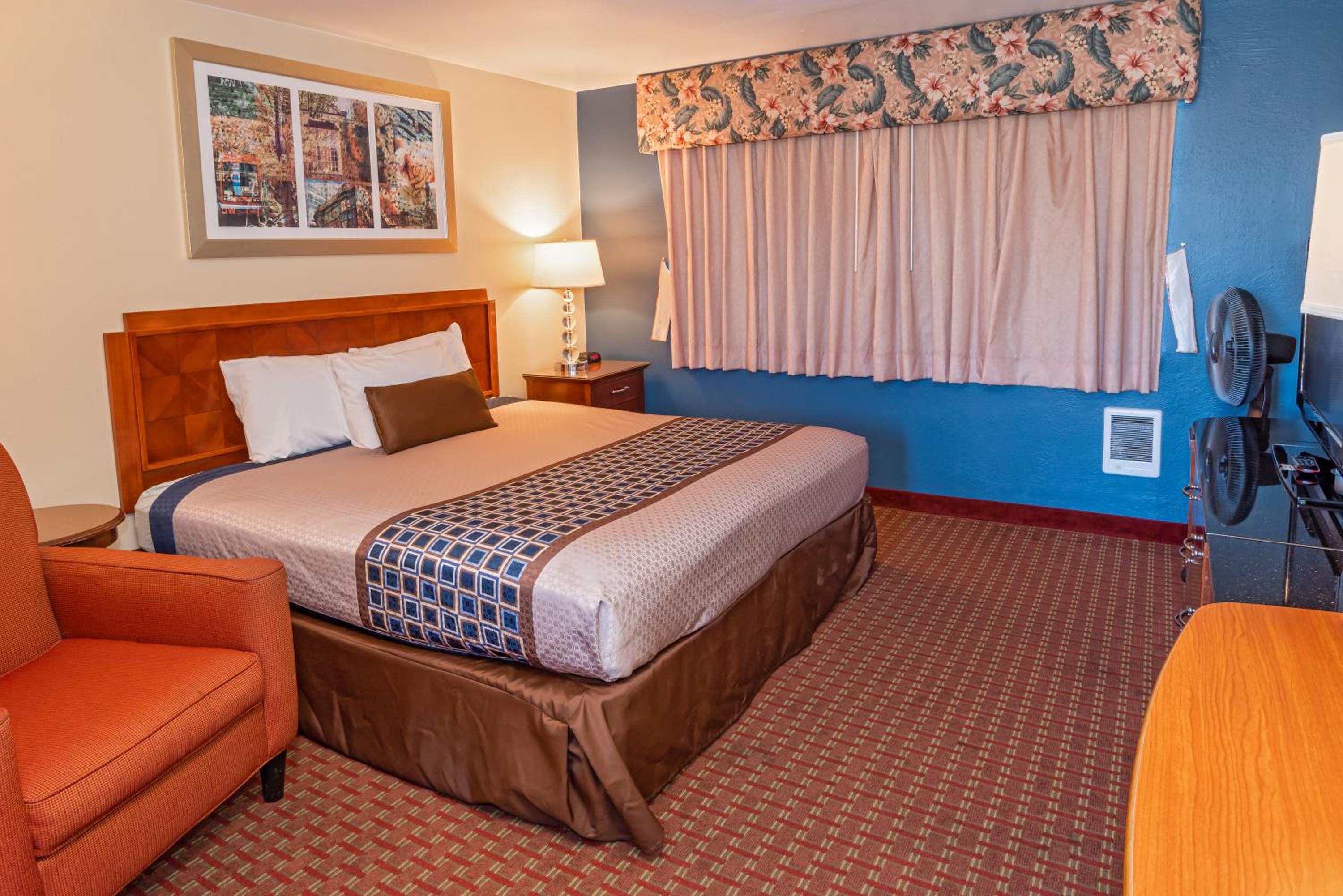 Riviera Inn