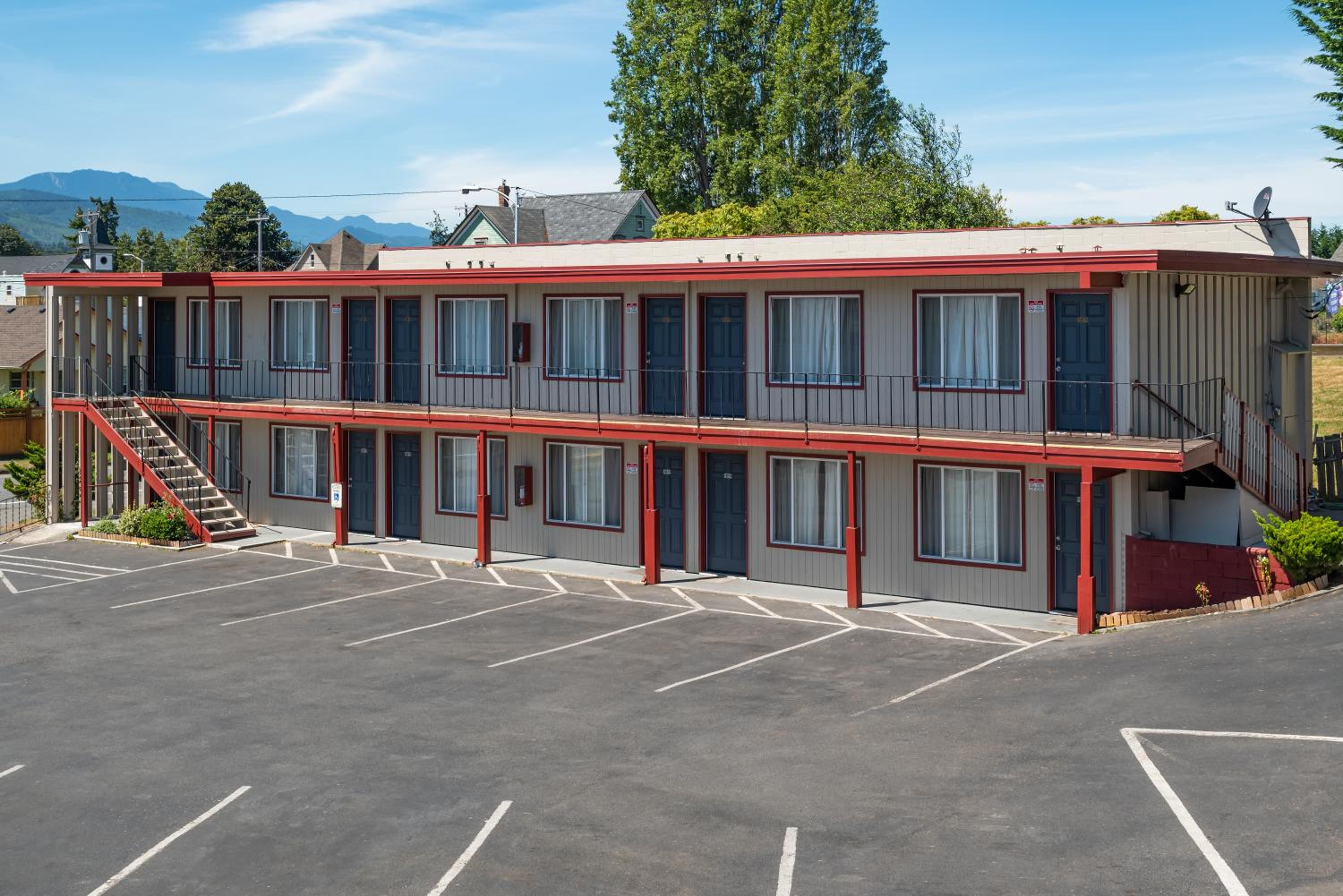 Riviera Inn