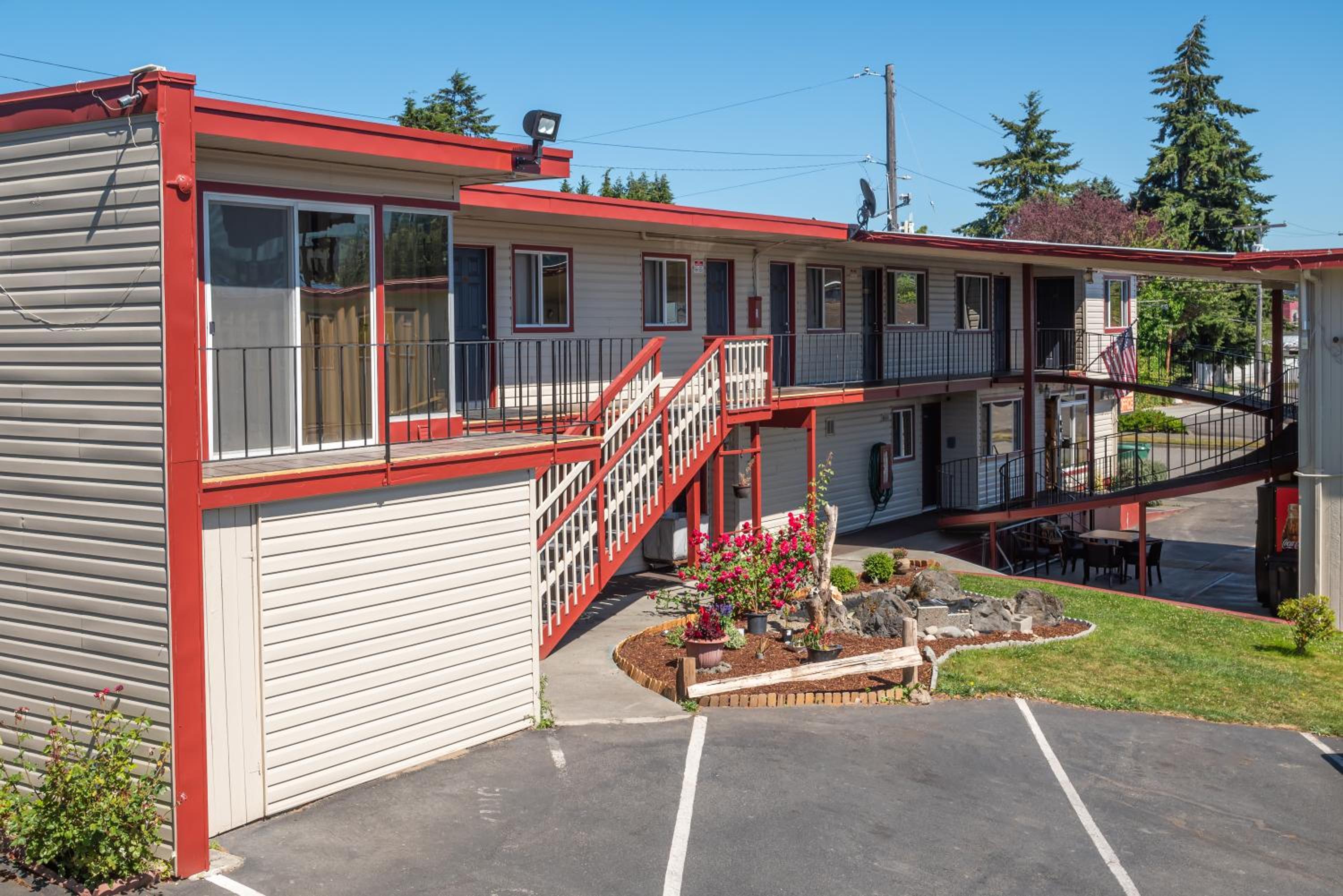 Riviera Inn