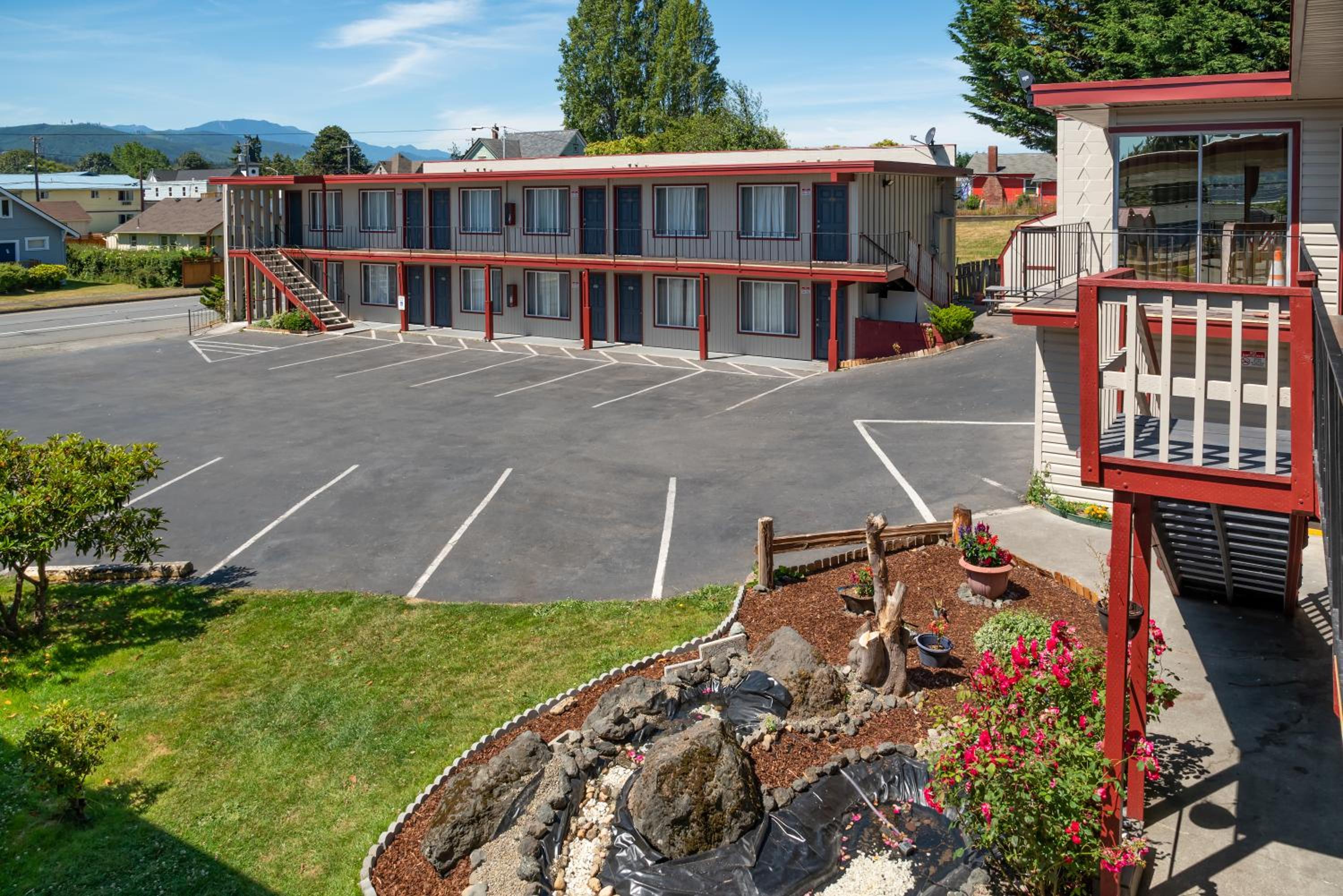 Riviera Inn