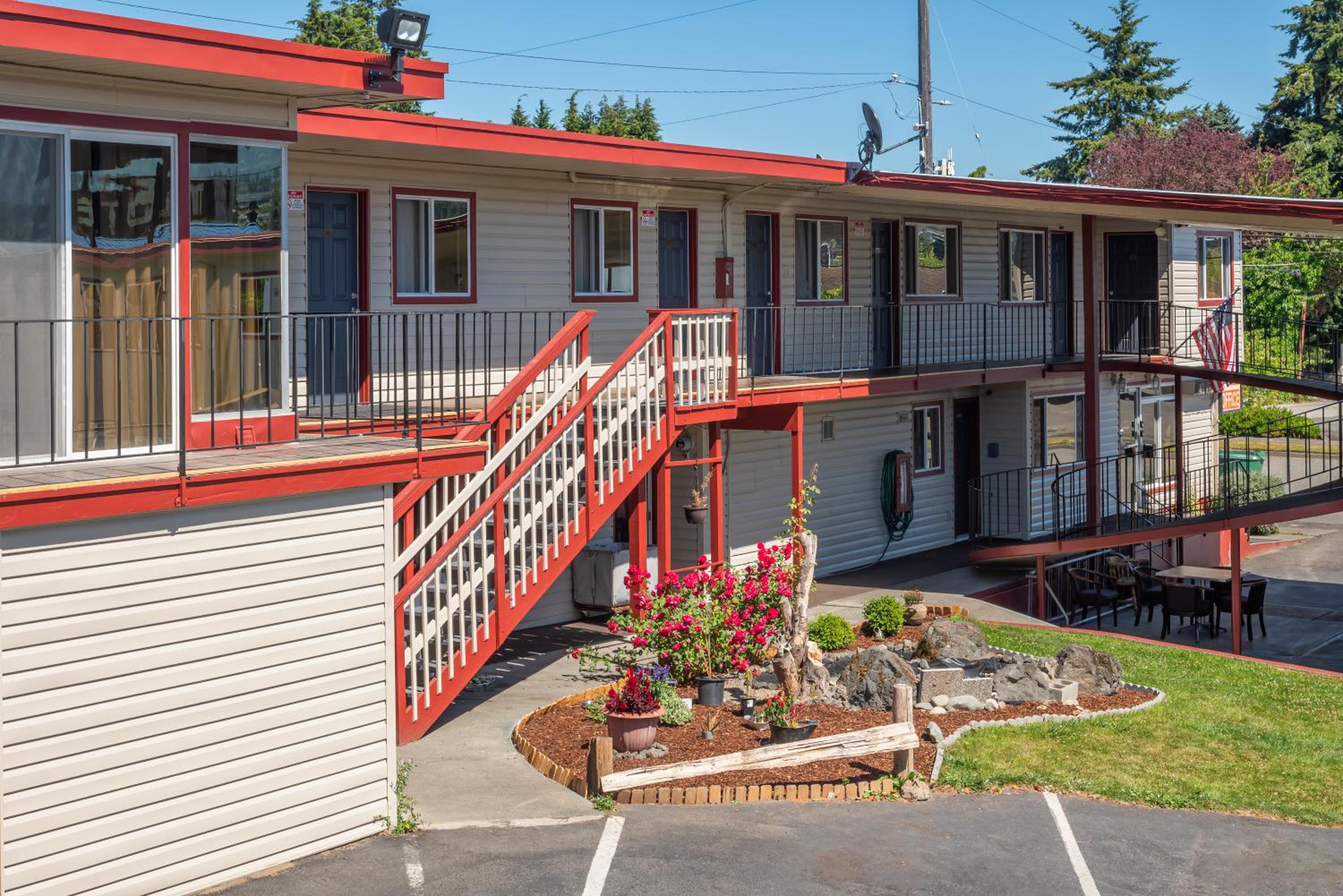 Riviera Inn