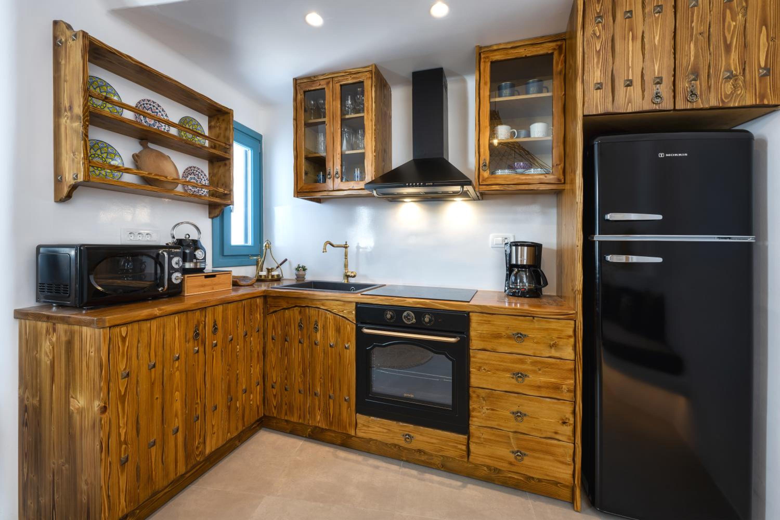 I K I A Since 1980 by Calm Collection photo 4