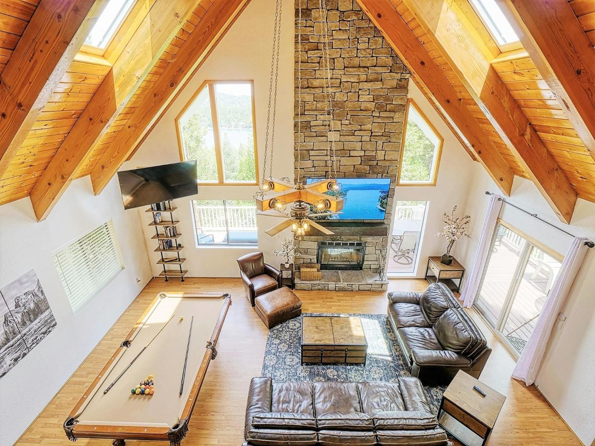 Kid's Paradise! Ball Pit 2 Lofts Lakeview 5 bd, 3ba view 3