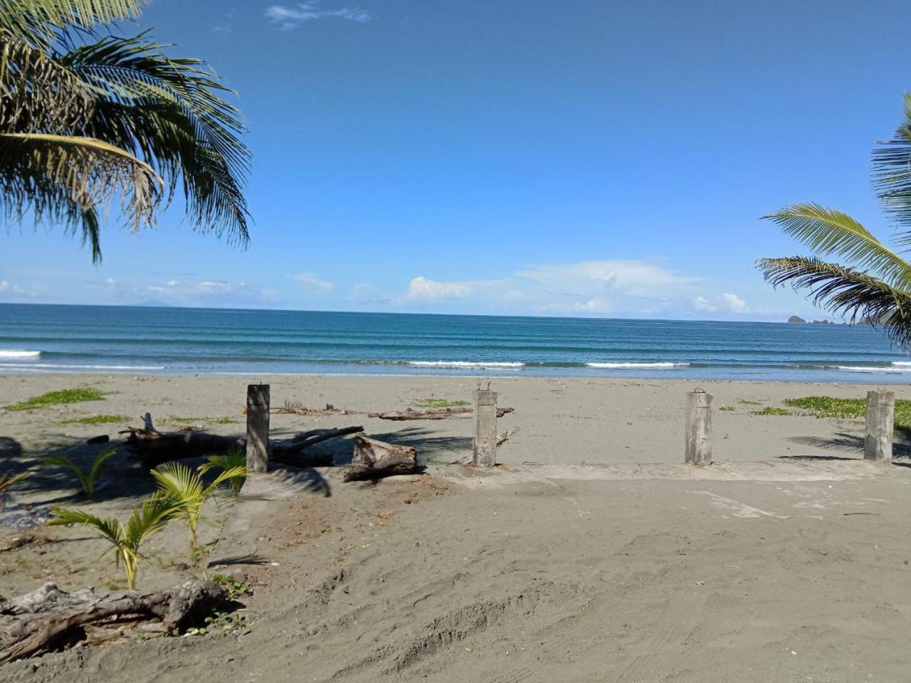 RedDoorz @ Isla Virginia Beach Resort Aurora Baler view 5