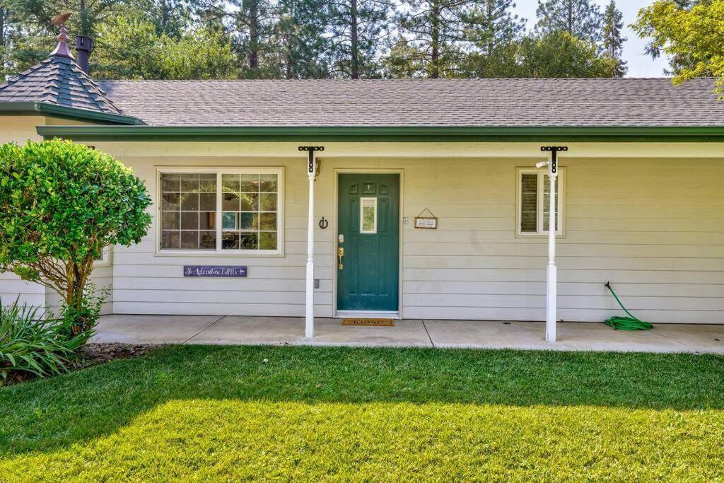 Hotel Acorn House - Charming house in green heaven with pool table with lovely backyard - Image 1