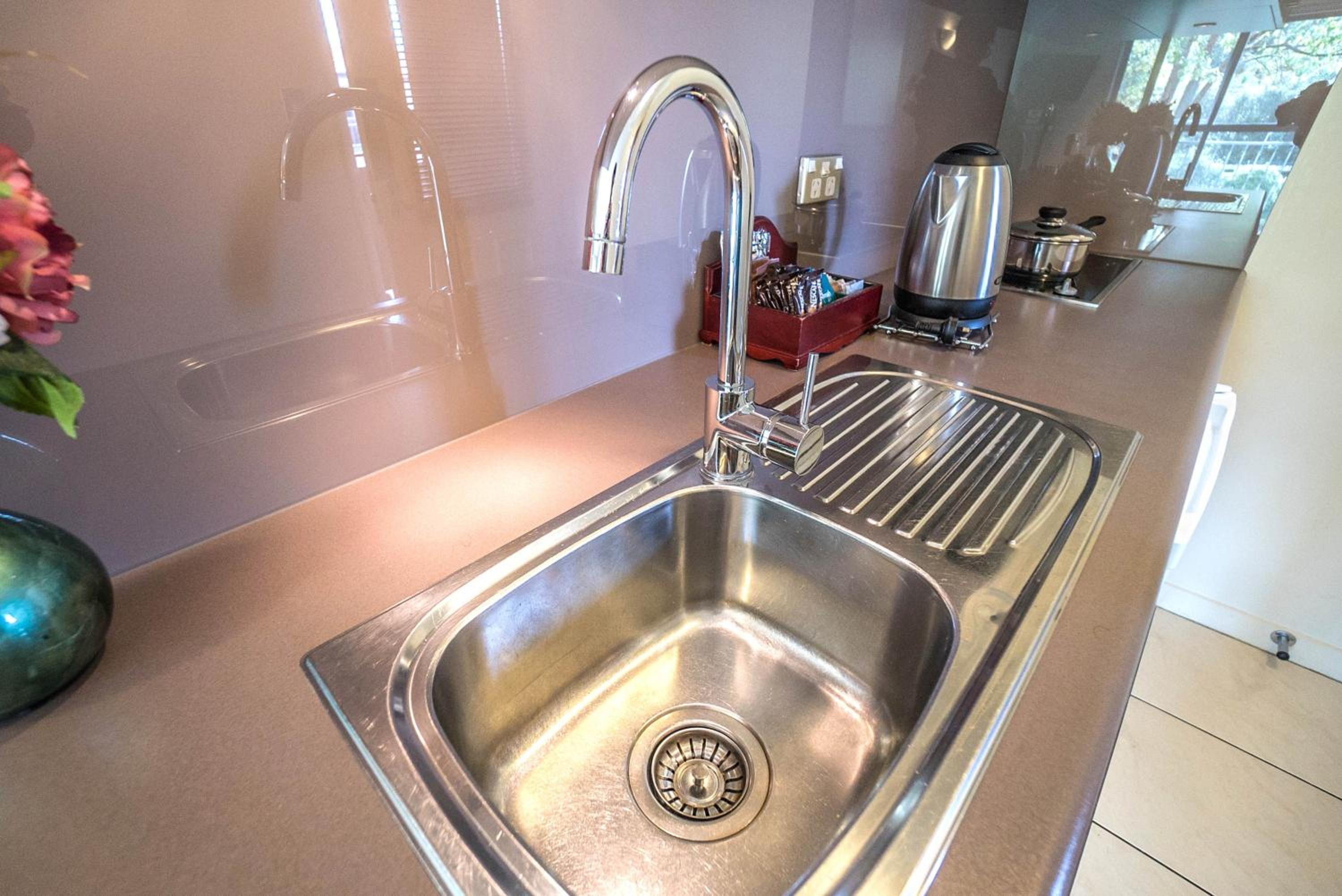 Kings Of Riccarton Motel- Close to Railway Station and Airport with Shuttle service - Image 3