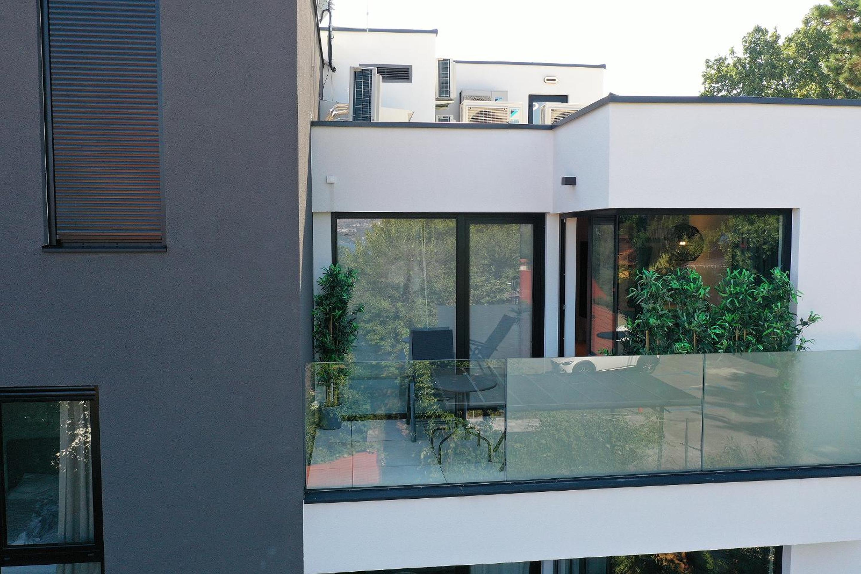 Blue Dot Apartment photo 2