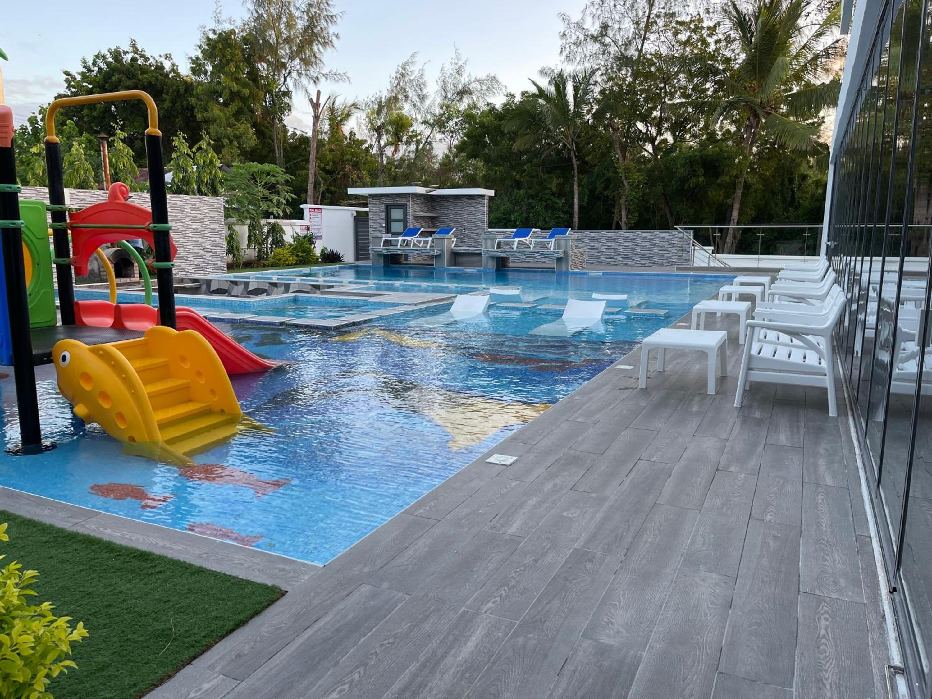 Bingo House Watamu, A Modern 5-Bedroom Villa with Pool, A Kids Heaven view 2
