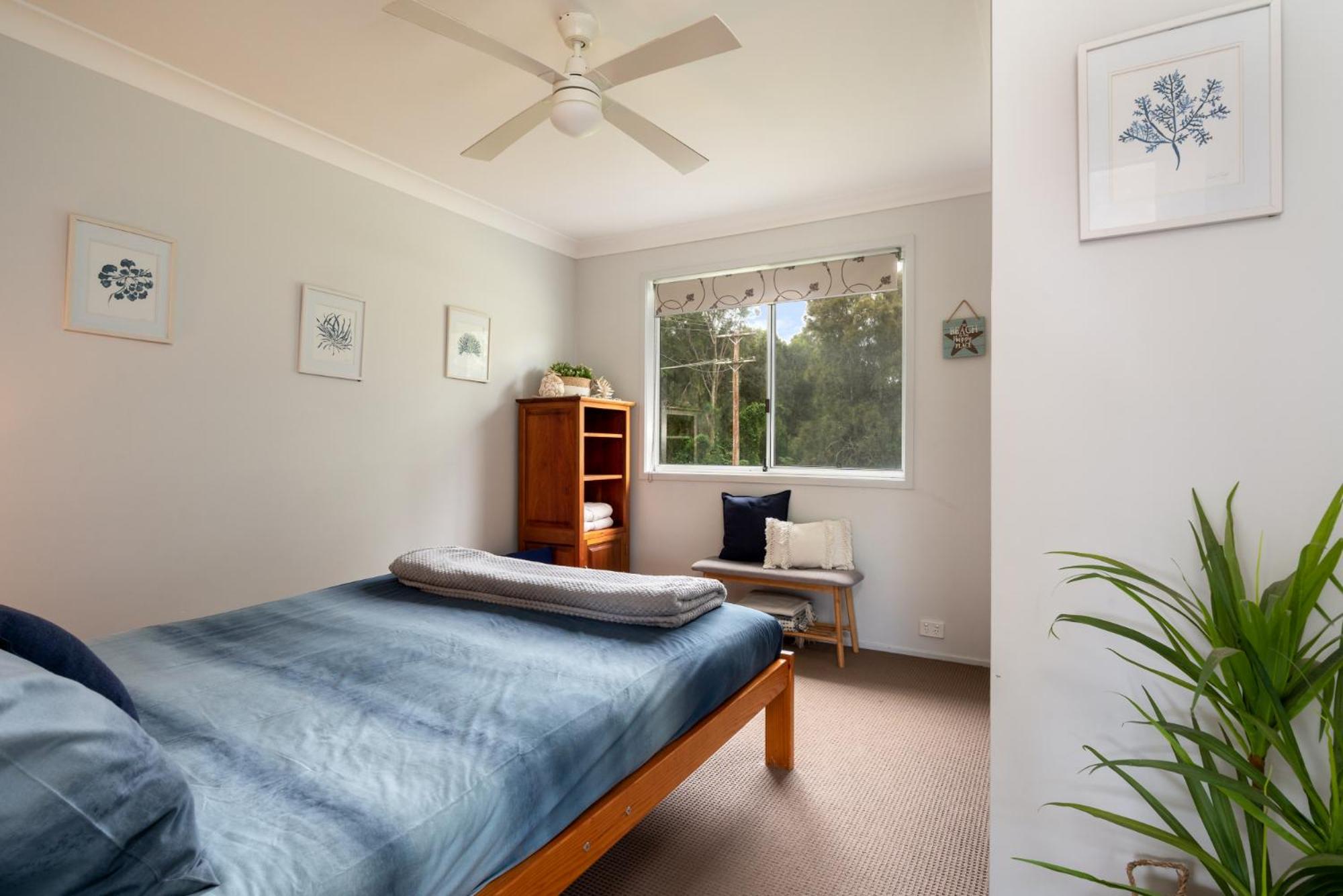 Curley's at Culburra Beach- Pet friendly- Across the road from Curley's Bay