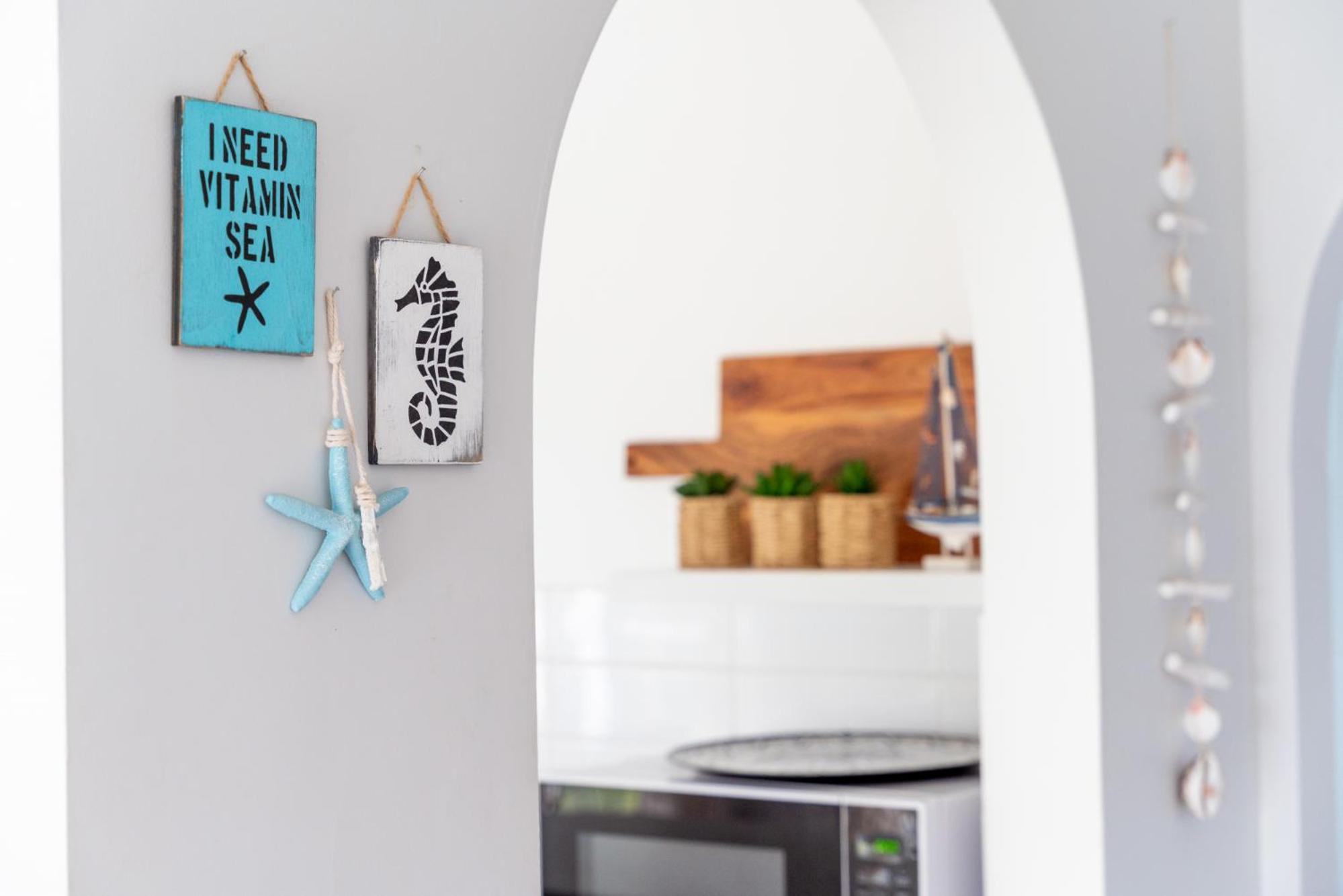 Curley's at Culburra Beach- Pet friendly- Across the road from Curley's Bay