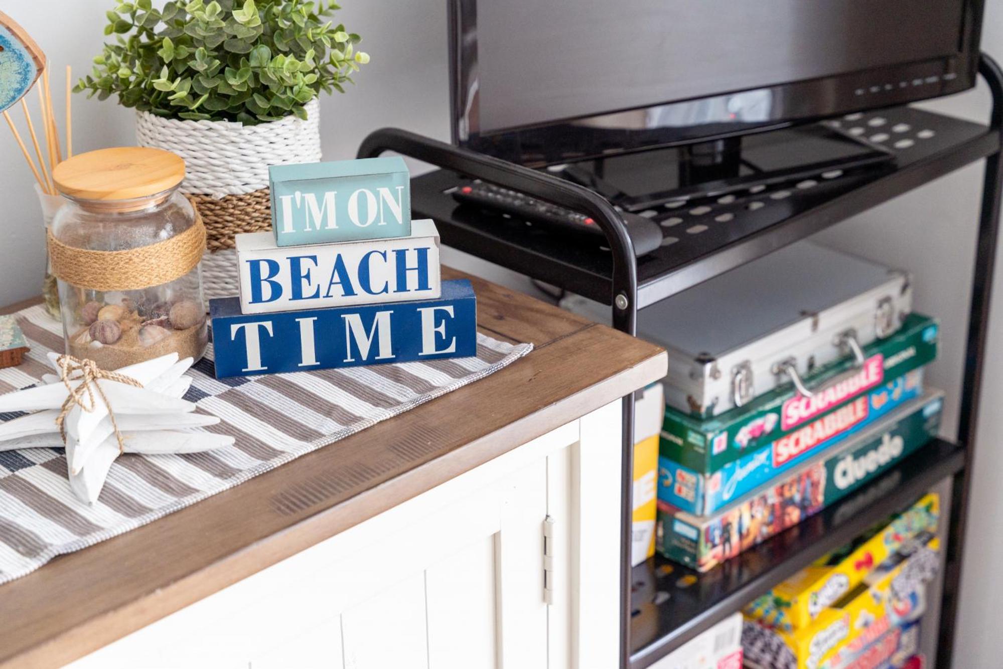 Curley's at Culburra Beach- Pet friendly- Across the road from Curley's Bay