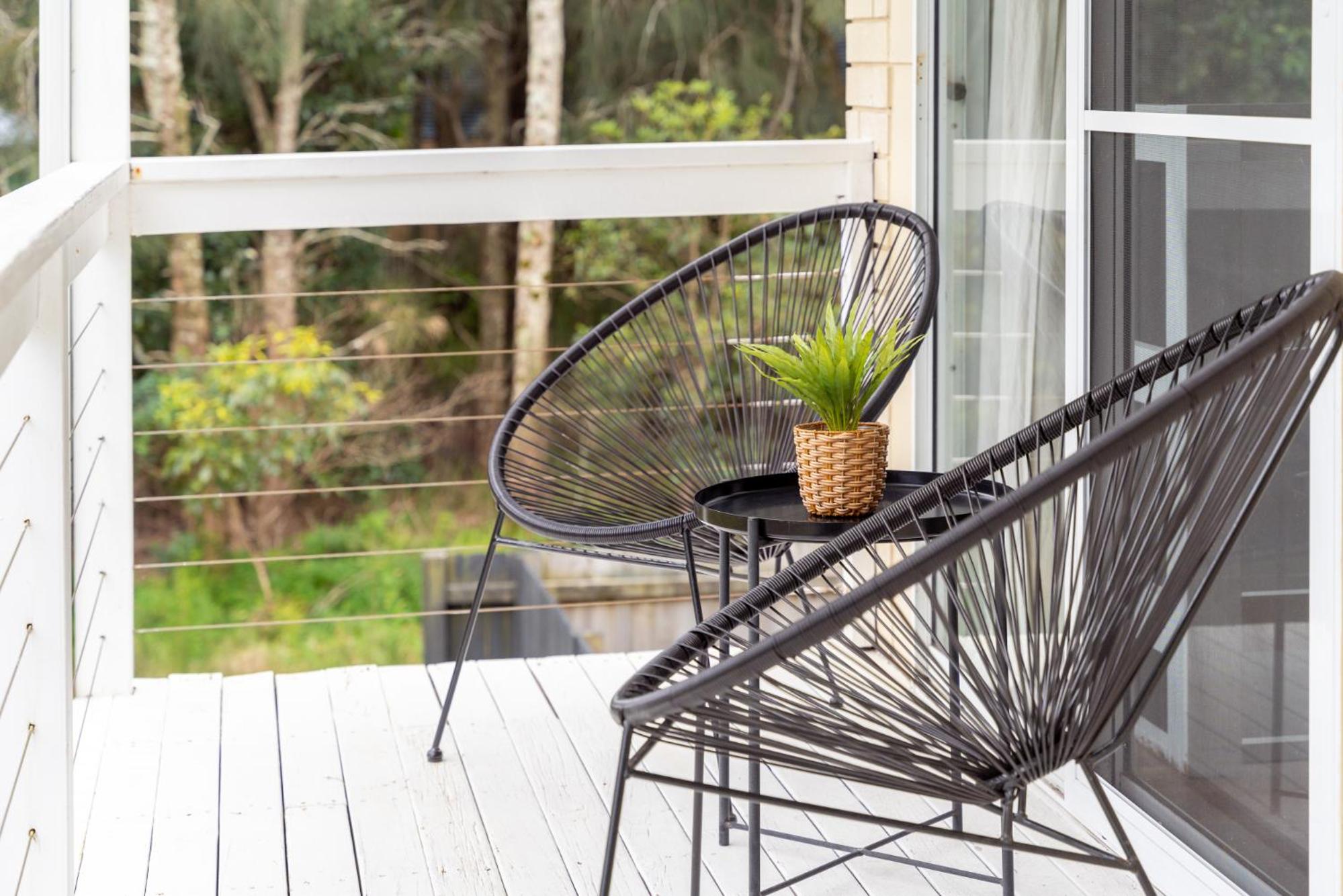 Curley's at Culburra Beach- Pet friendly- Across the road from Curley's Bay