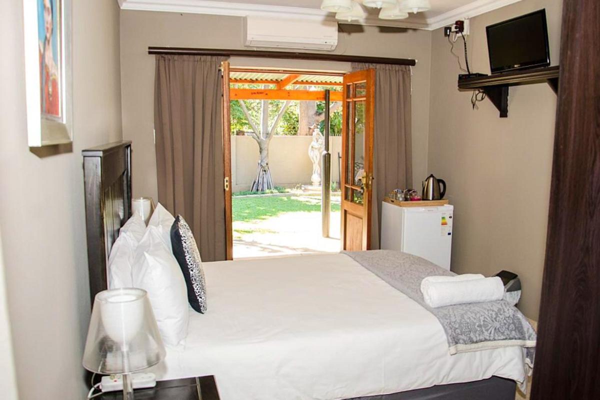 Four Seasons Guesthouses