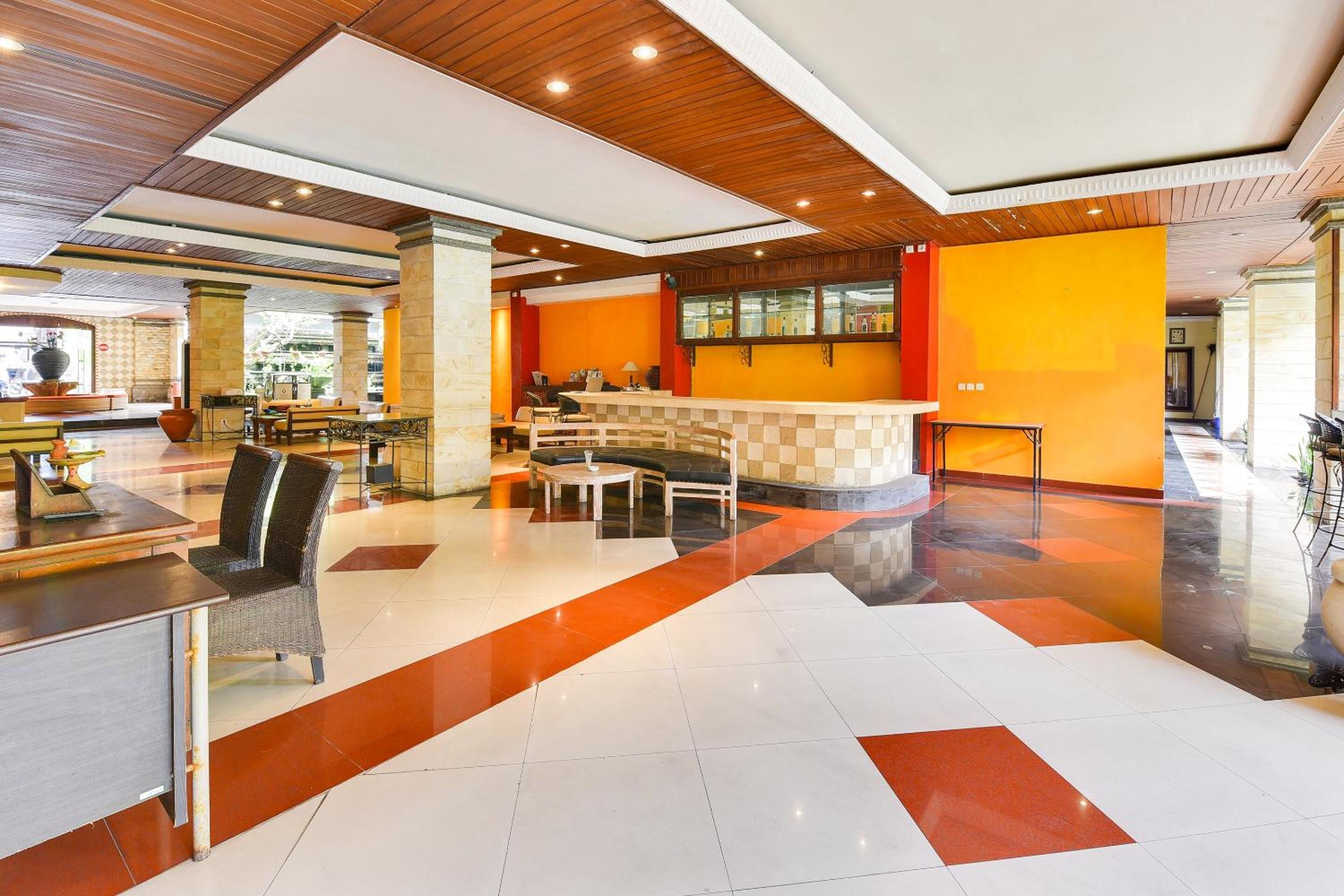 Super OYO Townhouse Oak Maxi Hotel Legian