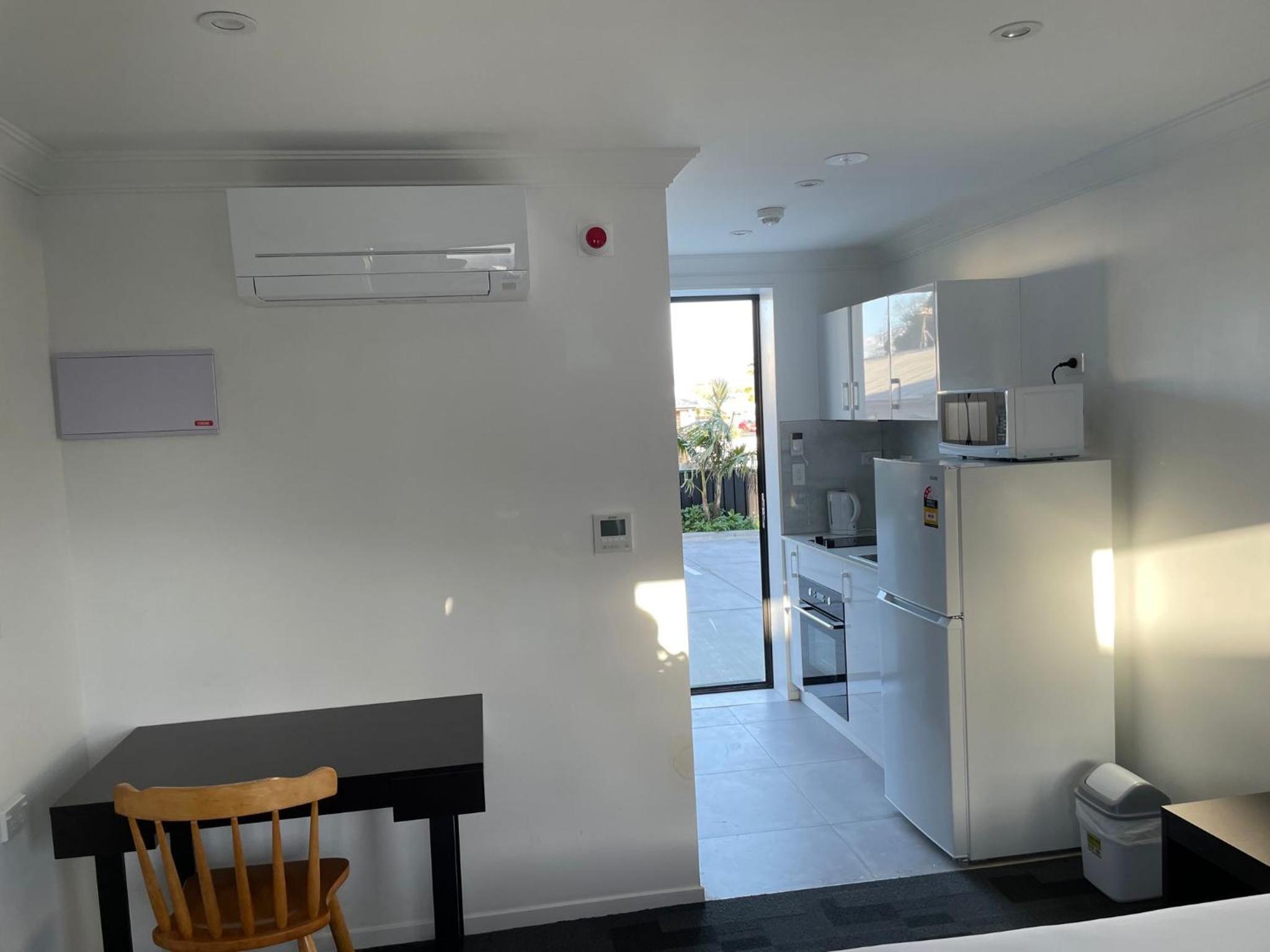Krishna Motel - Newly Built in Papakura view 5
