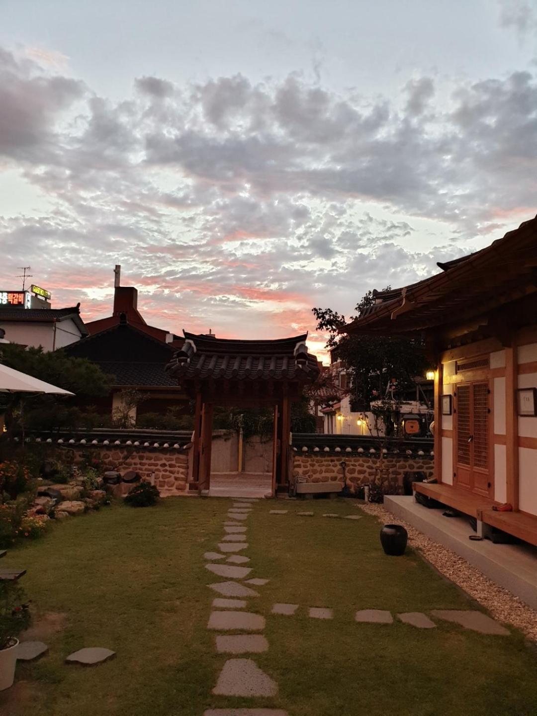 Hanok Hyeyum