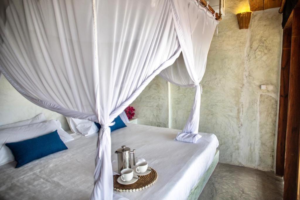 Casa na Praia Tofo- beach front hotel