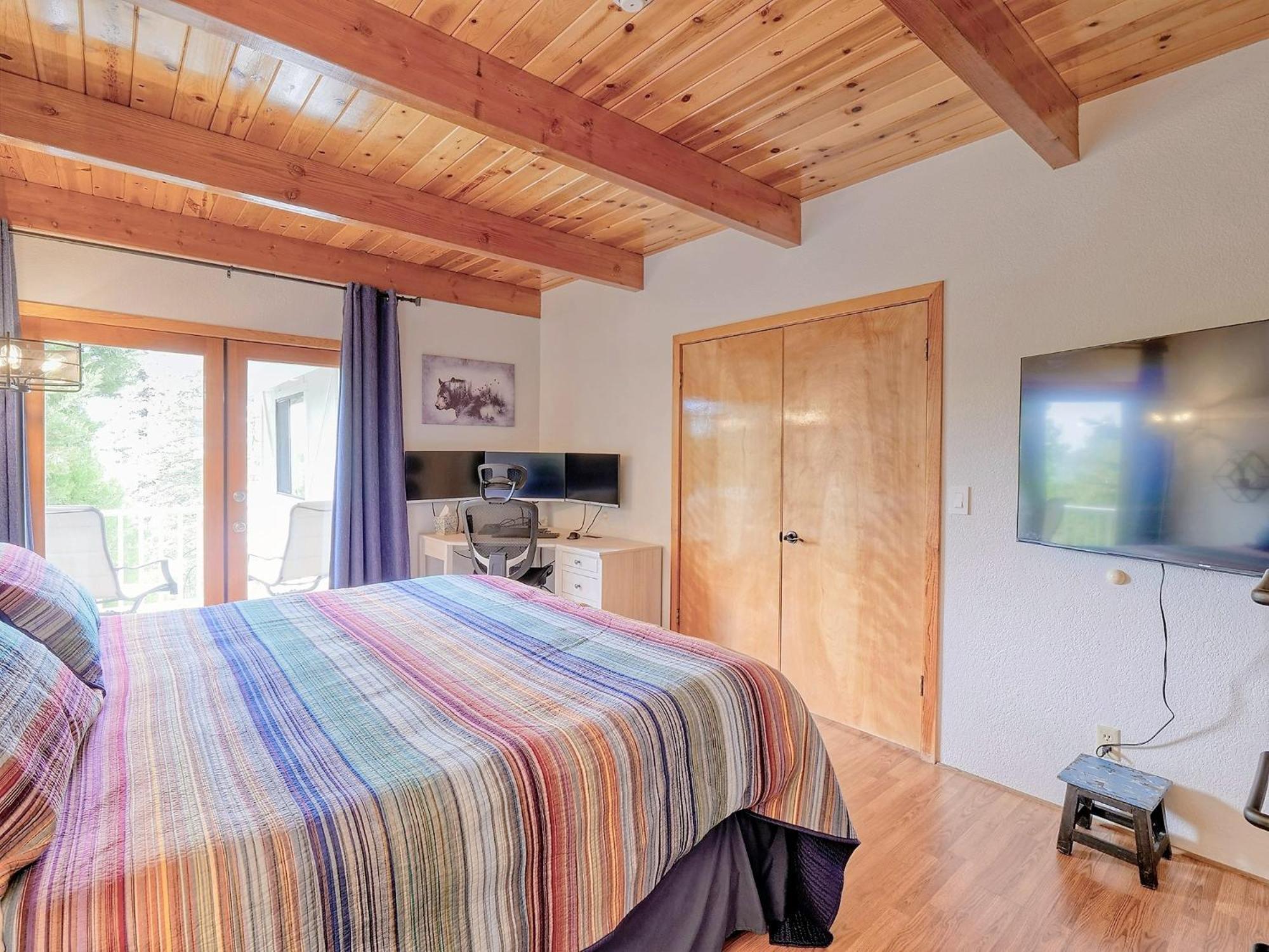 Kid's Paradise! Ball Pit 2 Lofts Lakeview 5 bd, 3ba view 5