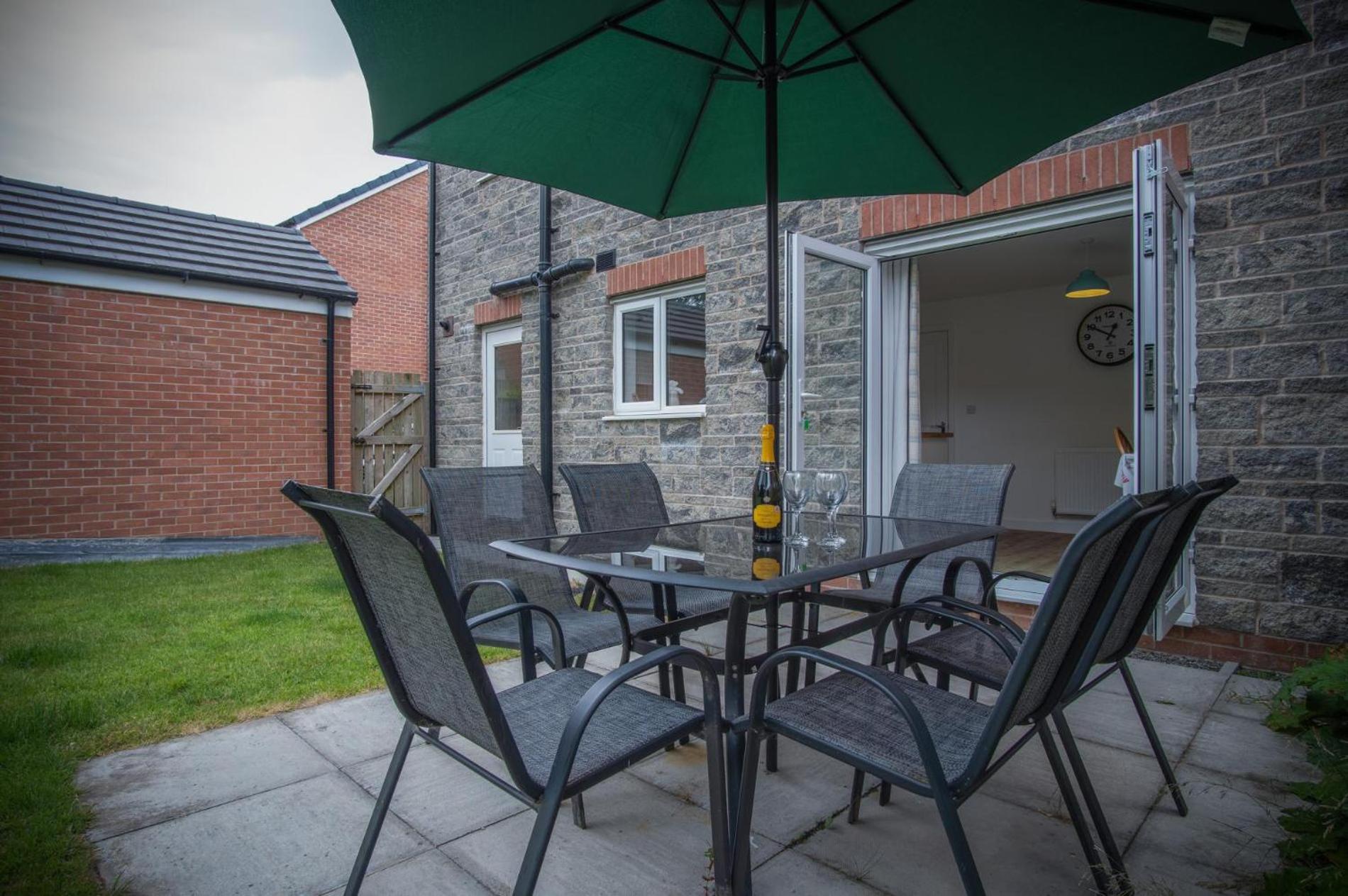 Maes Yr Odyn - 3 Bedroom Holiday Home - Narberth view 3