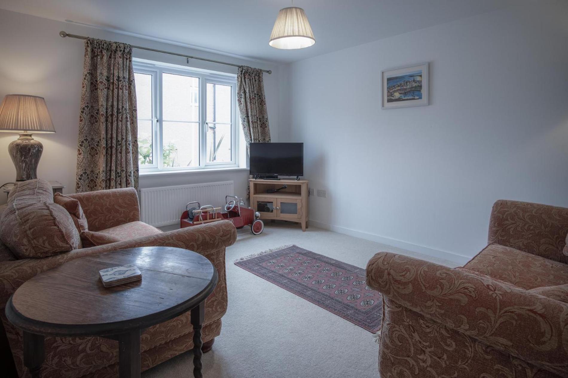 Maes Yr Odyn - 3 Bedroom Holiday Home - Narberth view 2