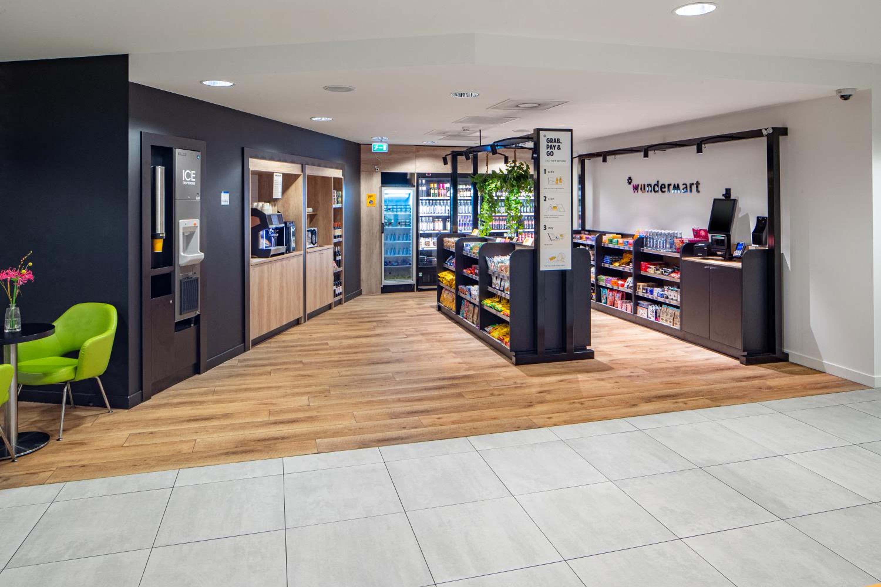 Holiday Inn Express Amsterdam Arena Towers by IHG