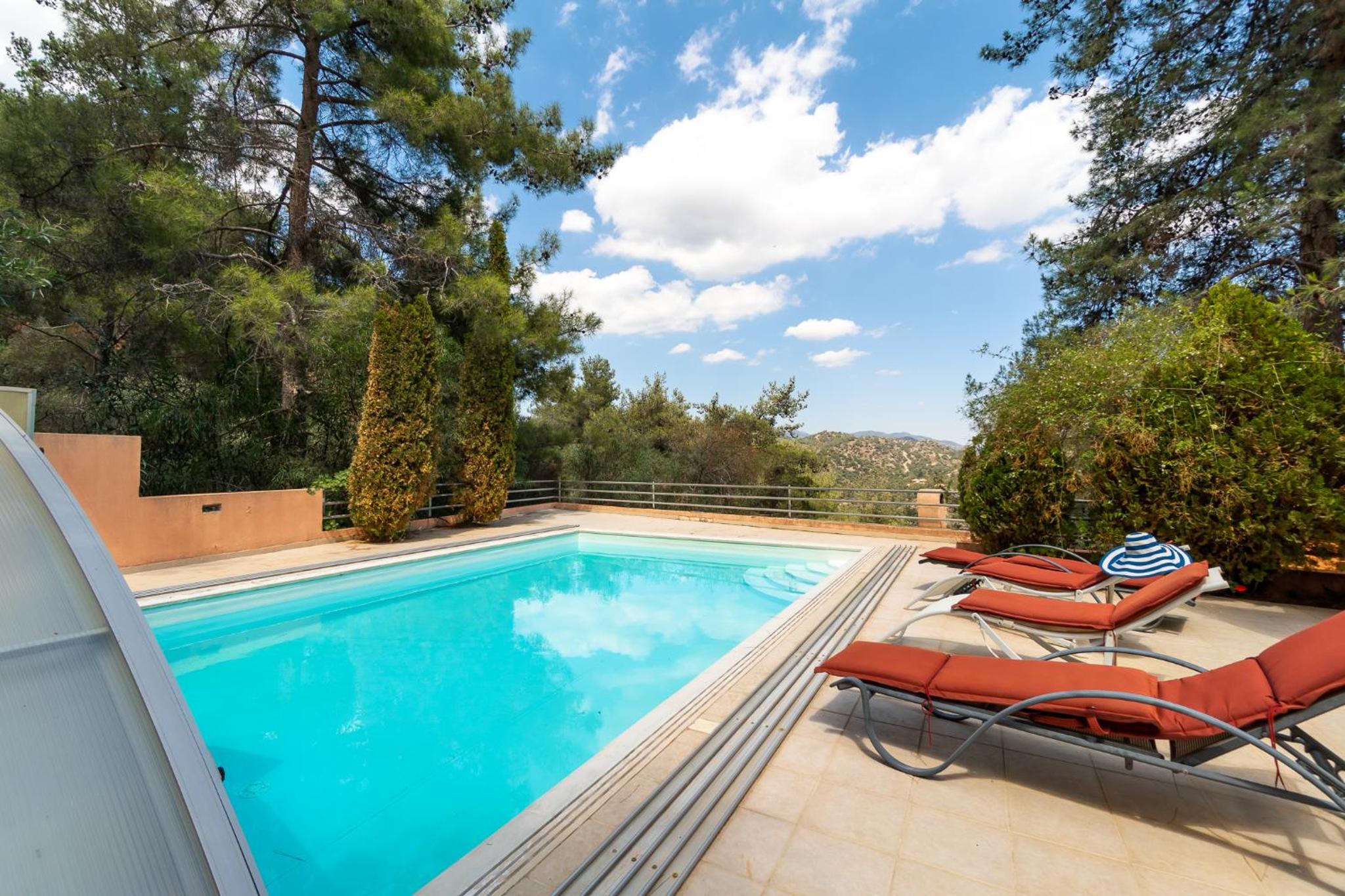 Villa Hillcrest Panorama by Ezoria Villas view 3