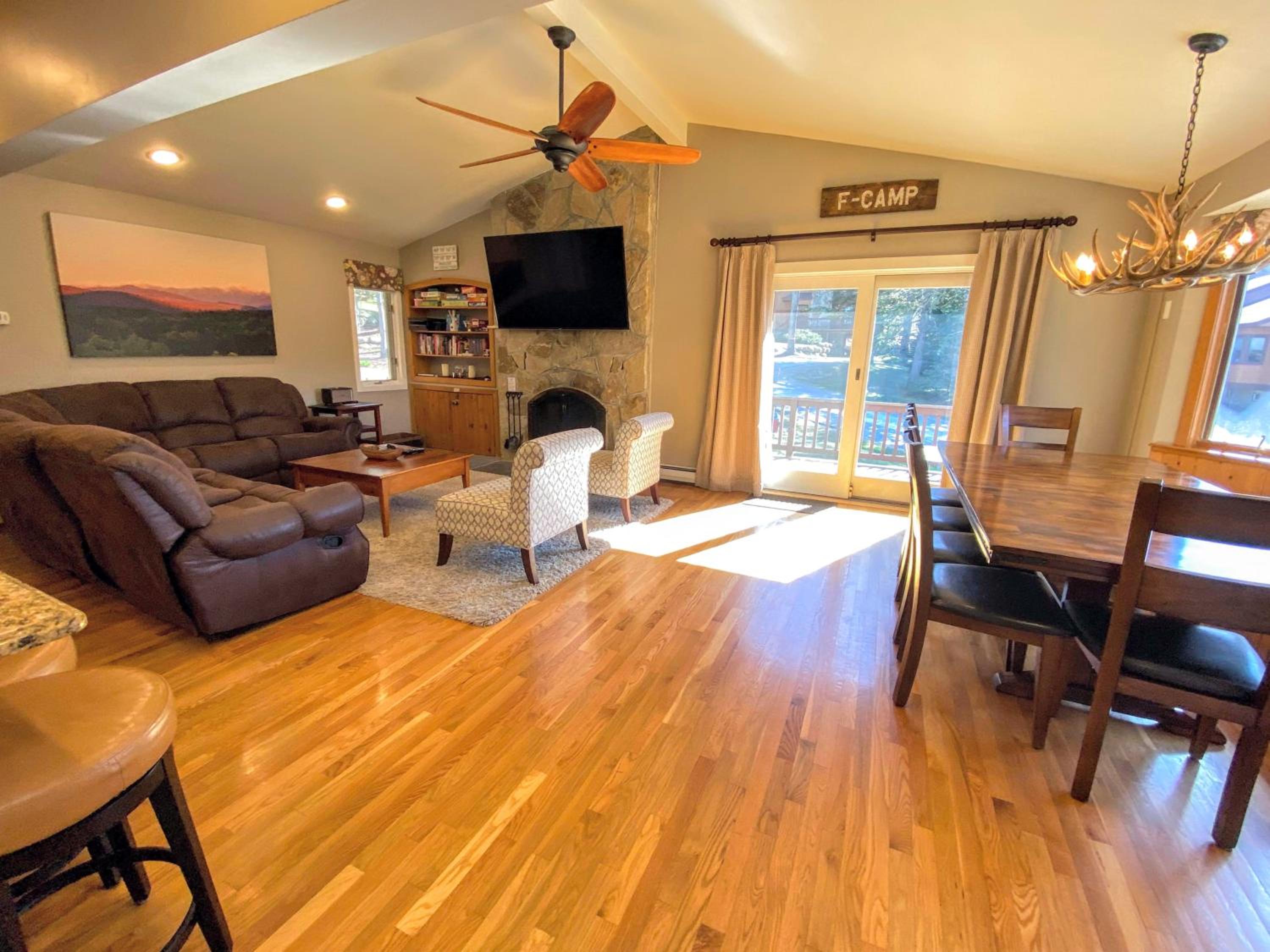 O7 Slopeside Bretton Woods Resort cottage with upscale stylings cozy decor tons of space view 3