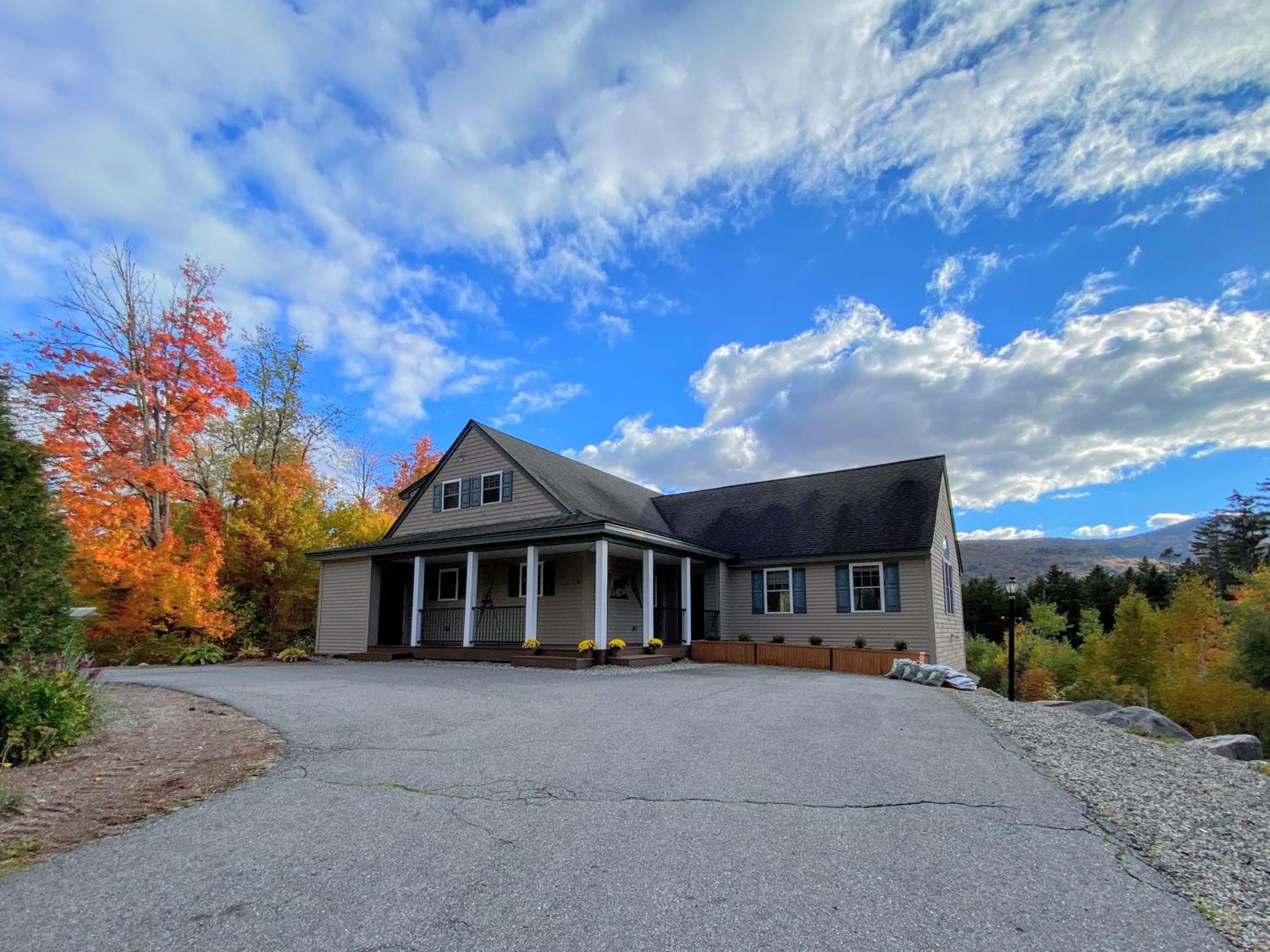 NEW Single family home with spectacular views and lots of space Privacy convenience and style view 2