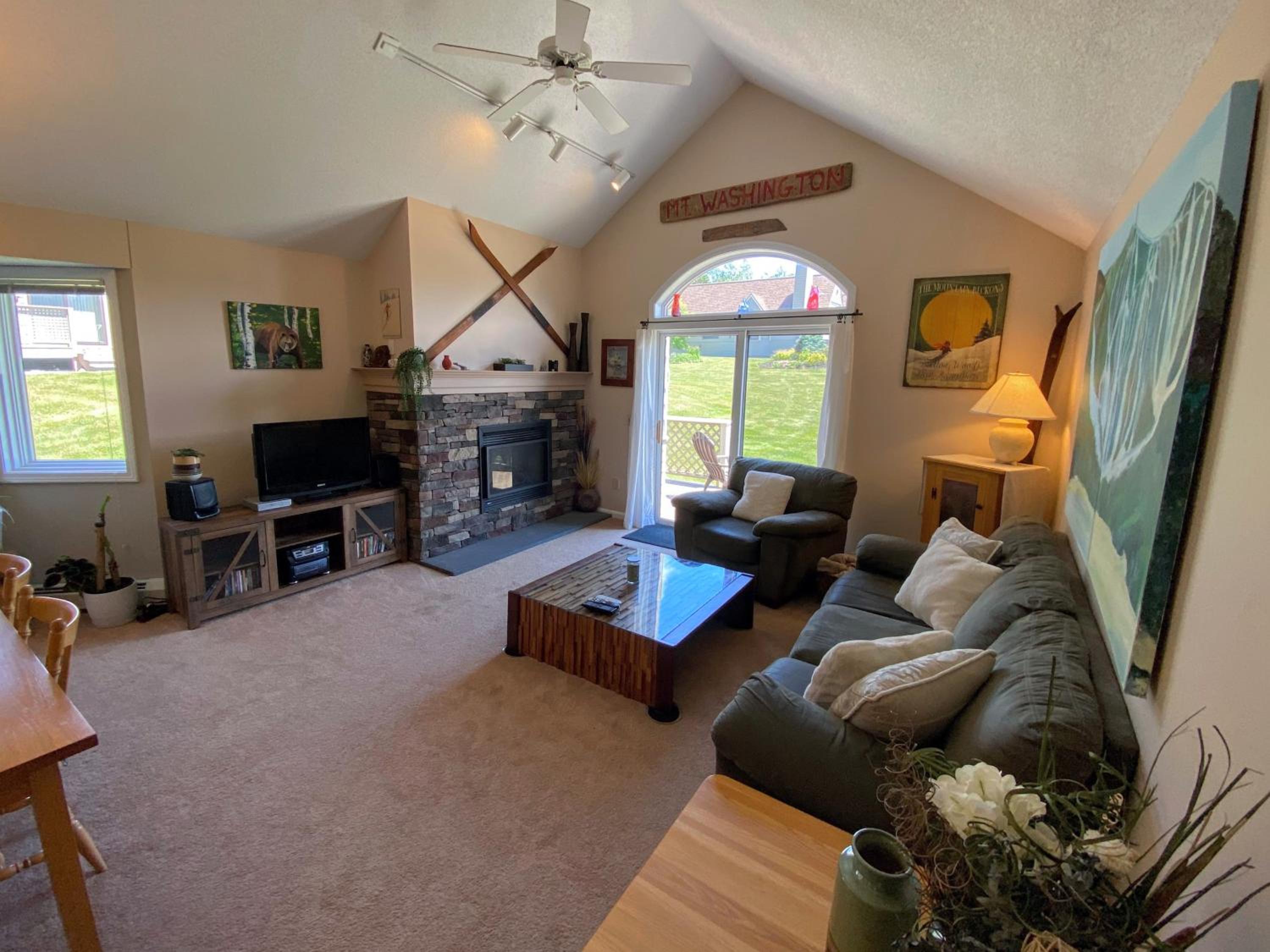F4 Warm Fairway Village Townhome mountain views and large lawn So much to do view 3