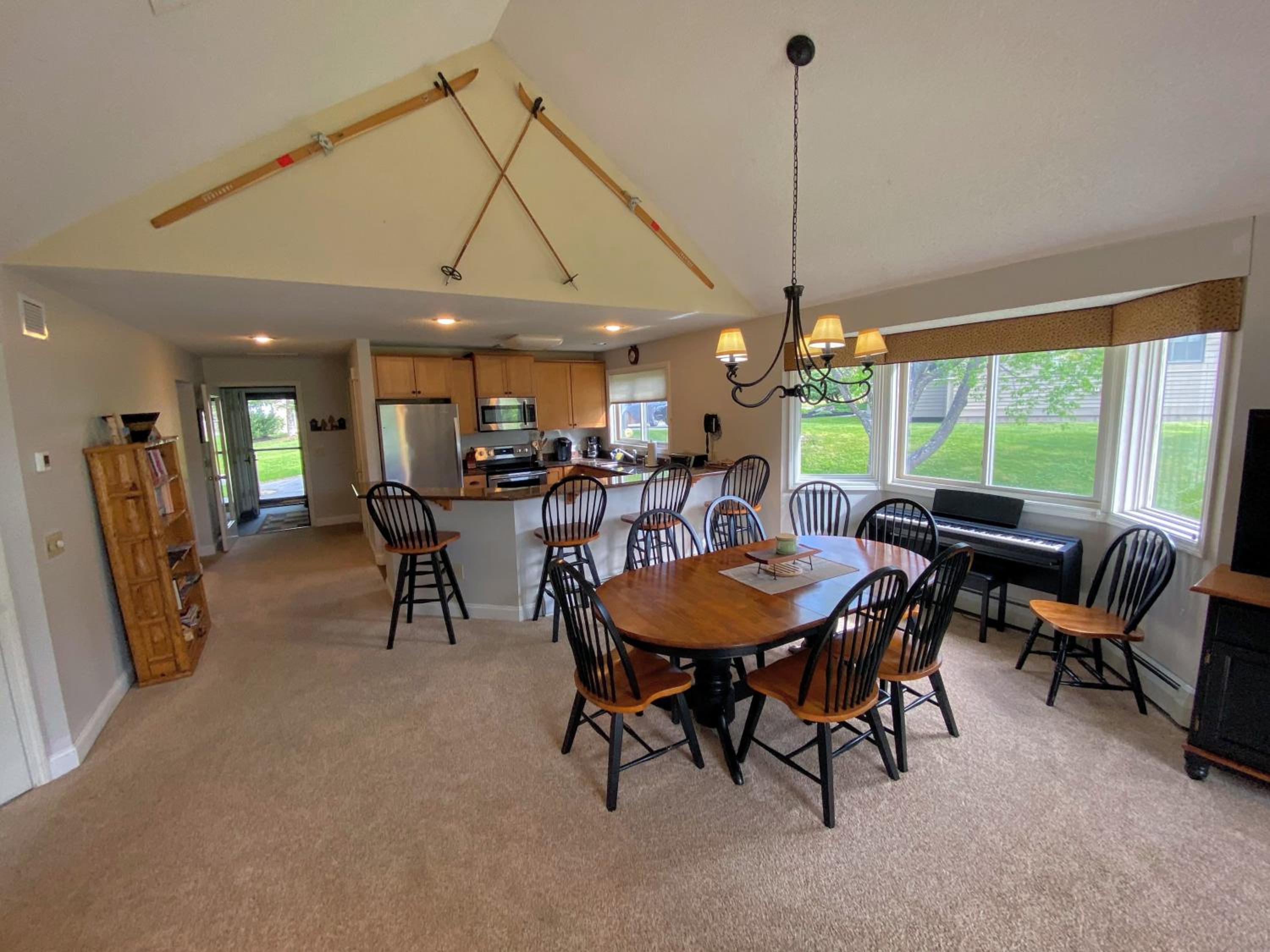 F5 Renovated home on golf course in Bretton Woods AC view 4