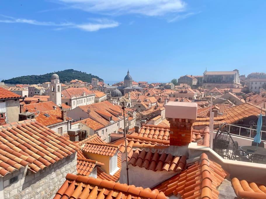 Old Town Casa Nevia- Deluxe Holiday Home in Dubrovnik with Stunning Views