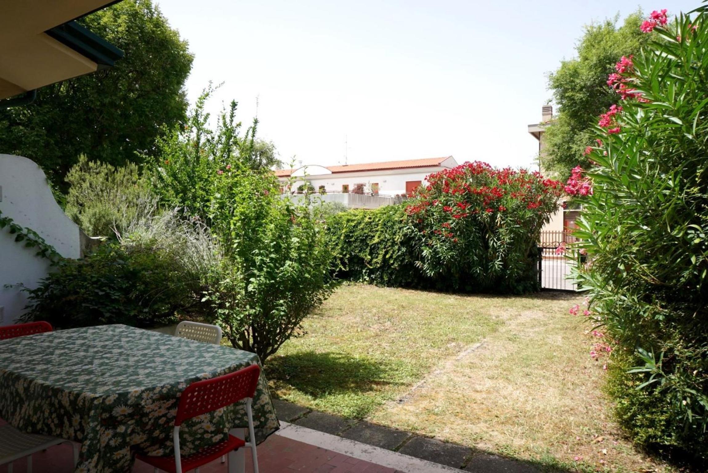 Vintage-modern gem with private garden
