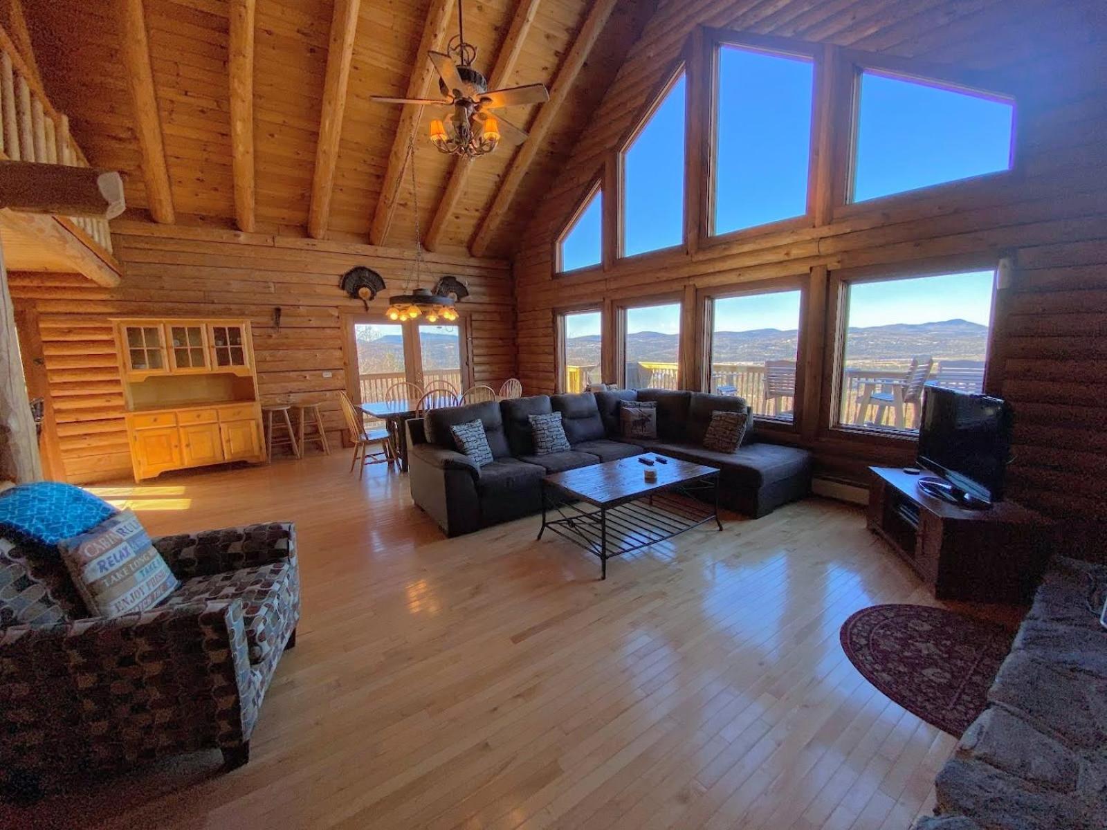 SI INCREDIBLE VIEWS from this log cabin with large deck huge yard fire pit hot tub view 4
