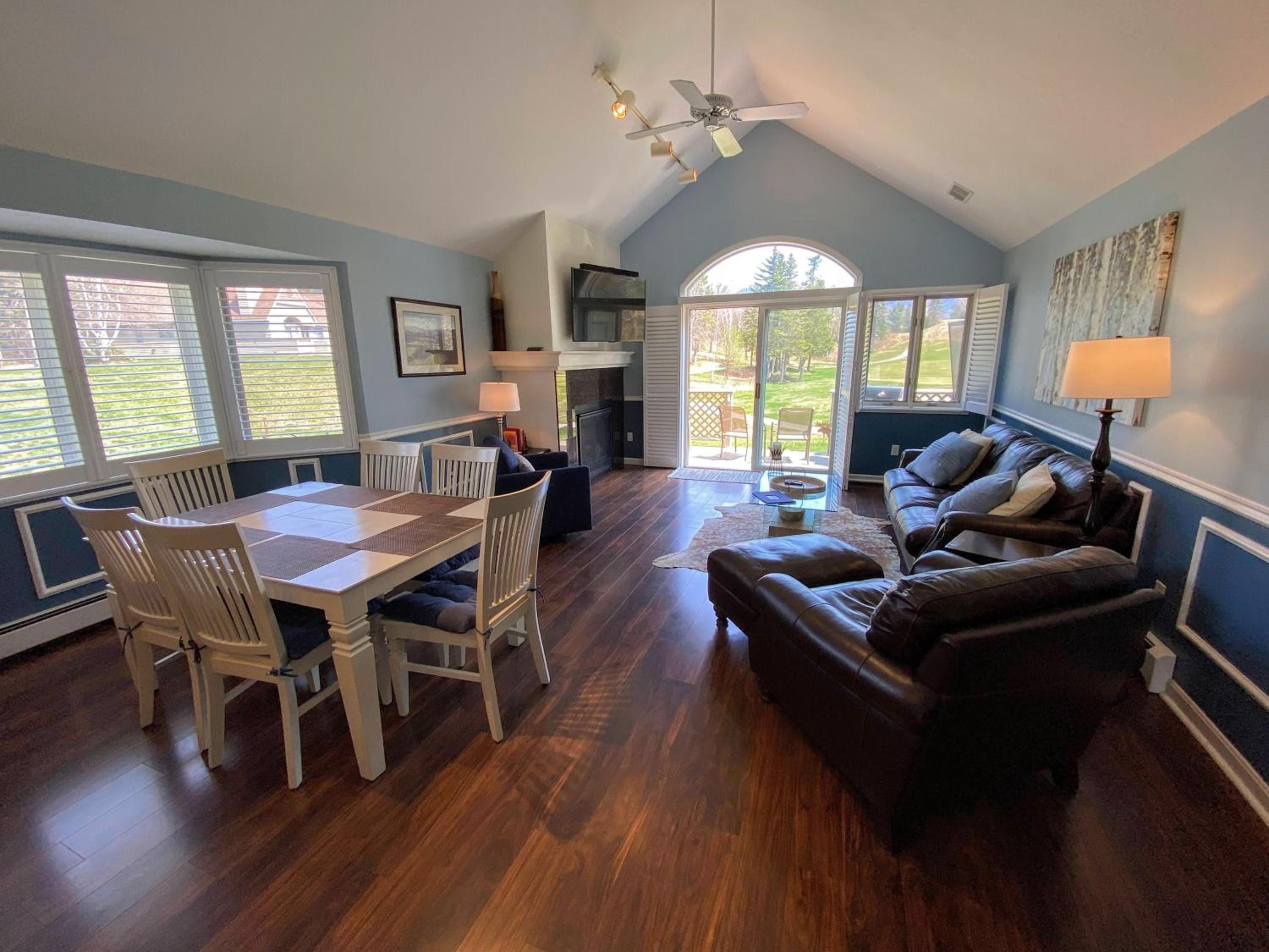 G3 Classy Bretton townhome with AC fast wifi great mountain views right on the golf course view 2