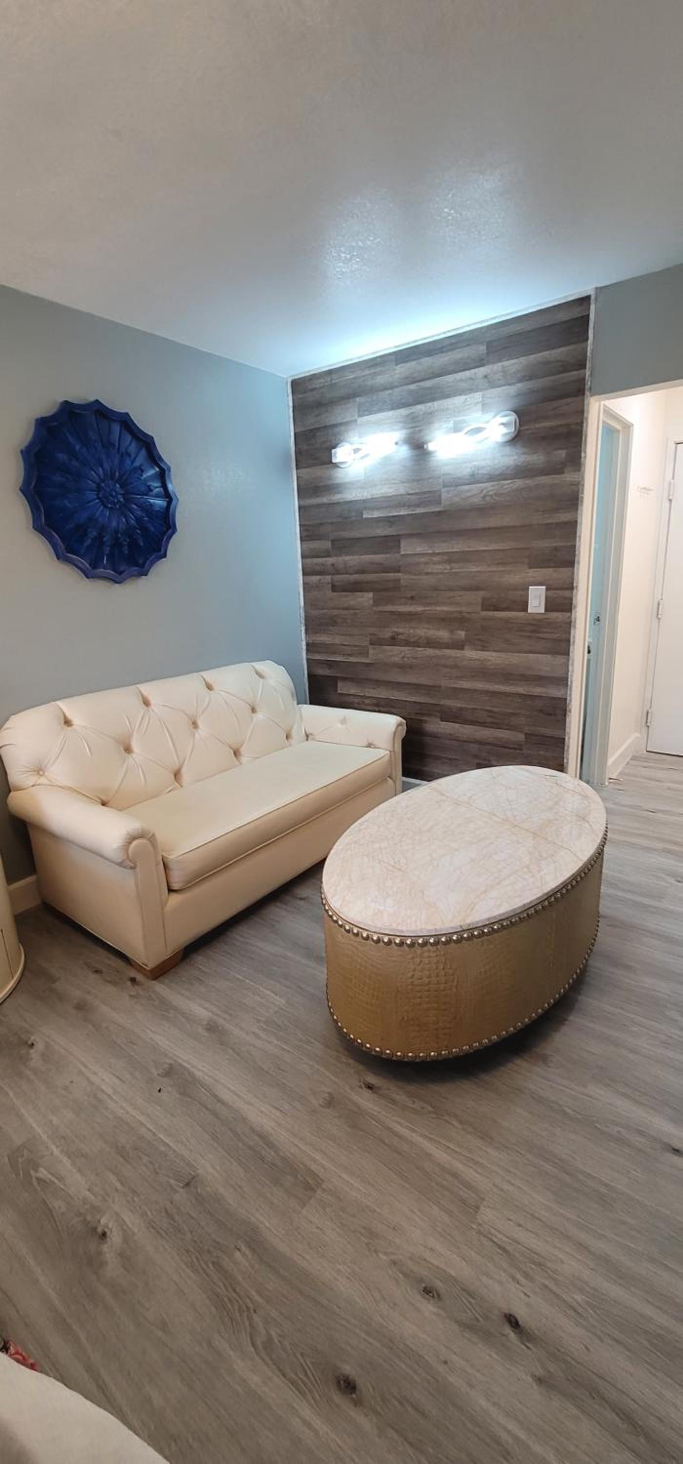 Dragonfly Inn & Suites