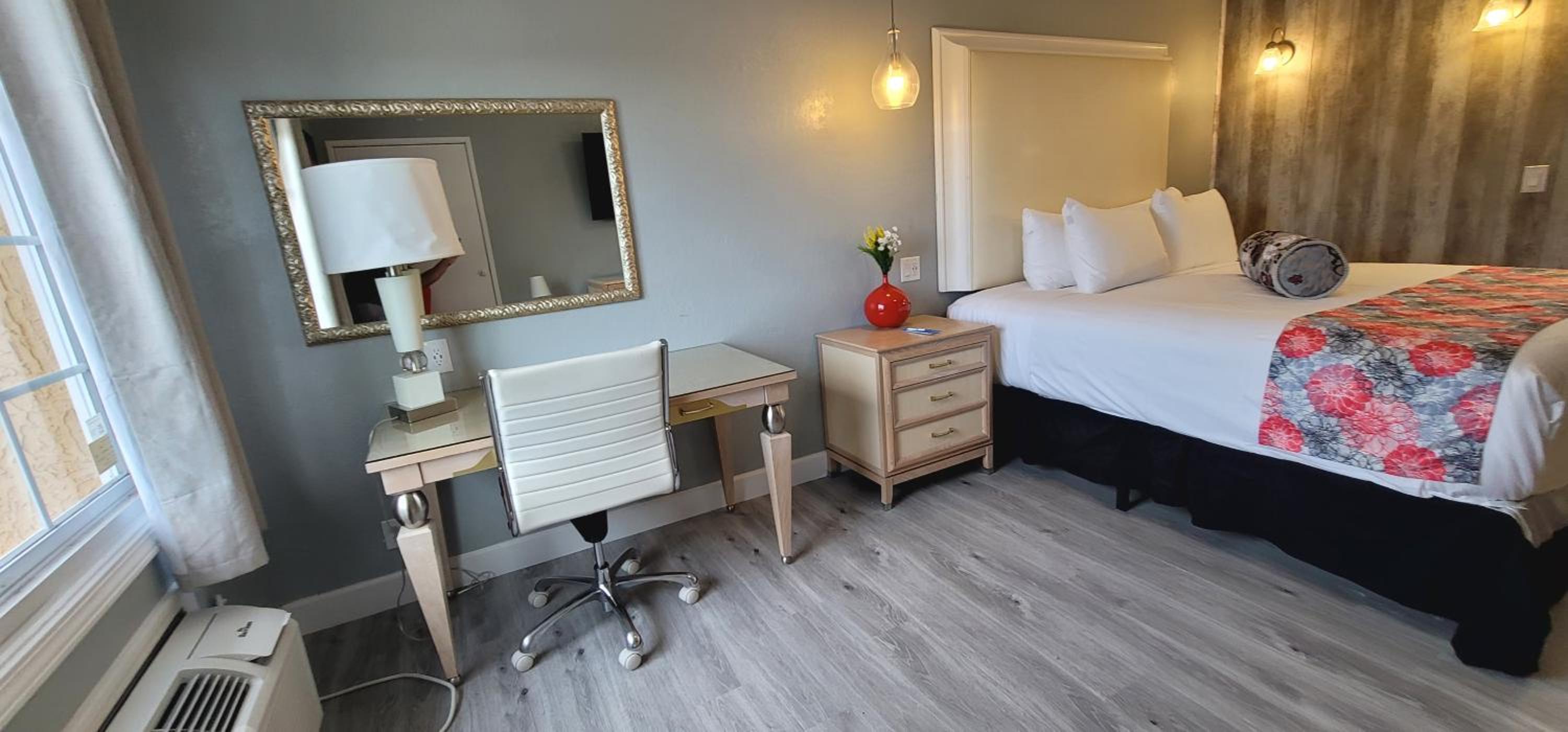 Dragonfly Inn & Suites